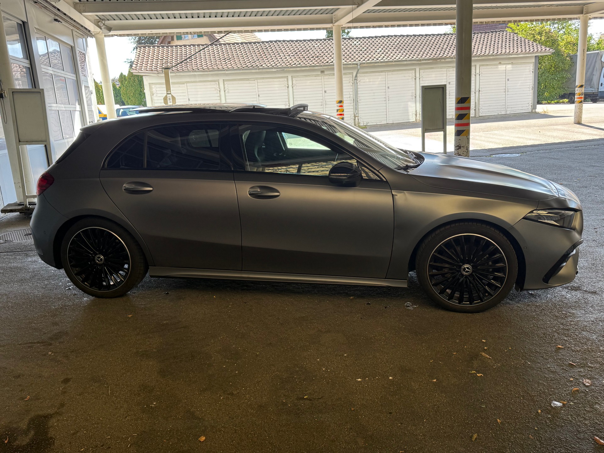 MERCEDES-BENZ A 200 Night Star 7G-DCT Amgline-image-3