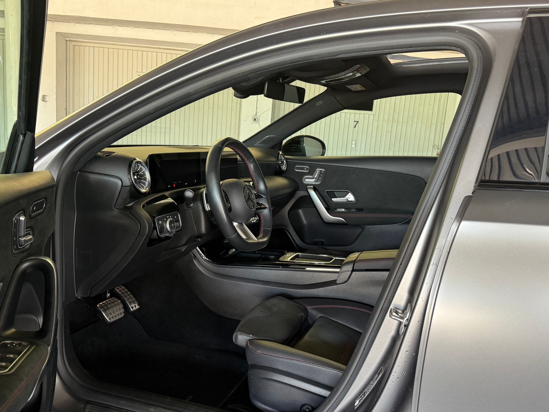MERCEDES-BENZ A 200 Night Star 7G-DCT Amgline-image-13