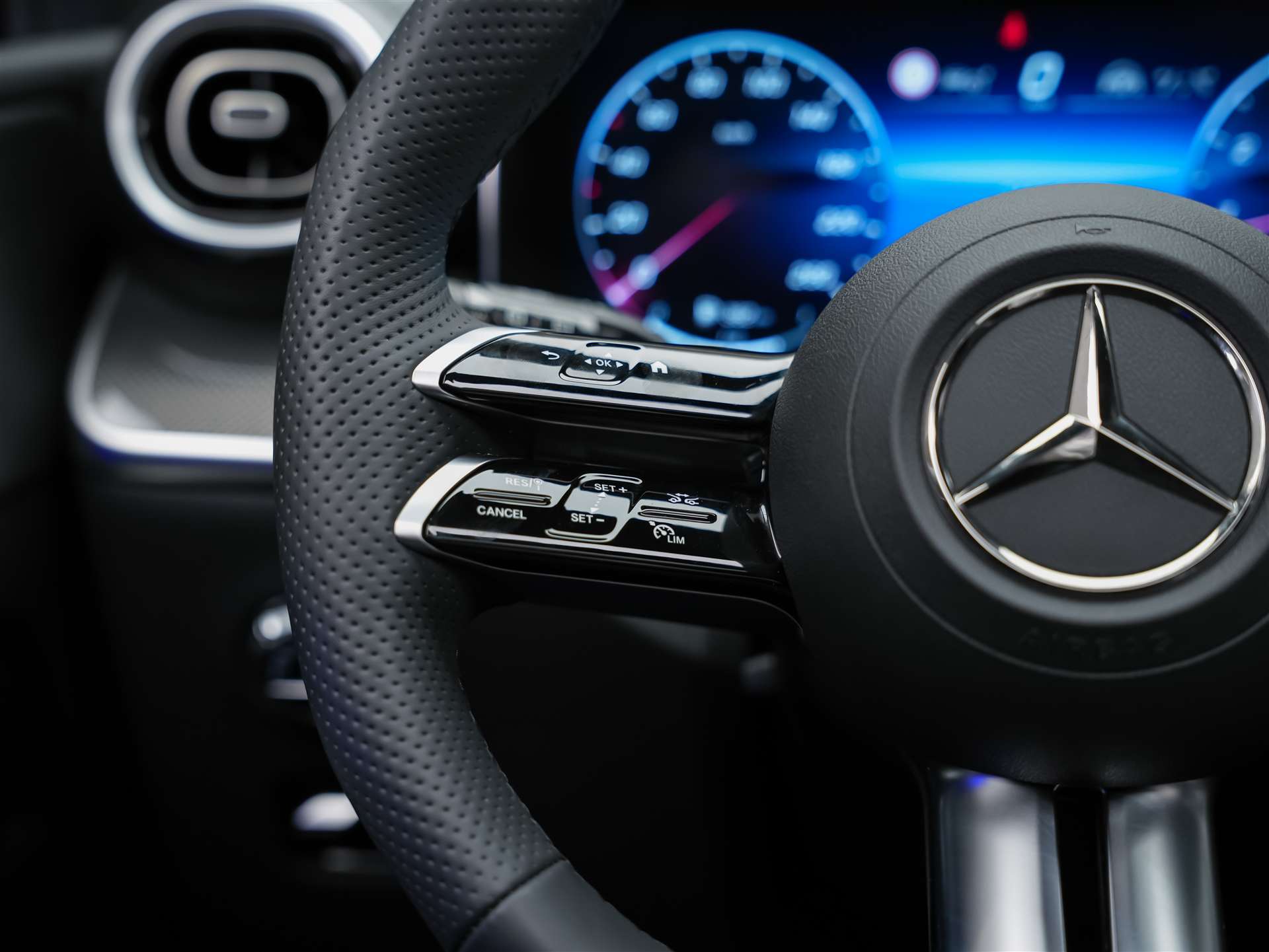 MERCEDES-BENZ GLC 300 4Matic AMG Line 9G-Tronic *Facelift*21" Felgen*Panorama*Lenkradheizung*-image-29