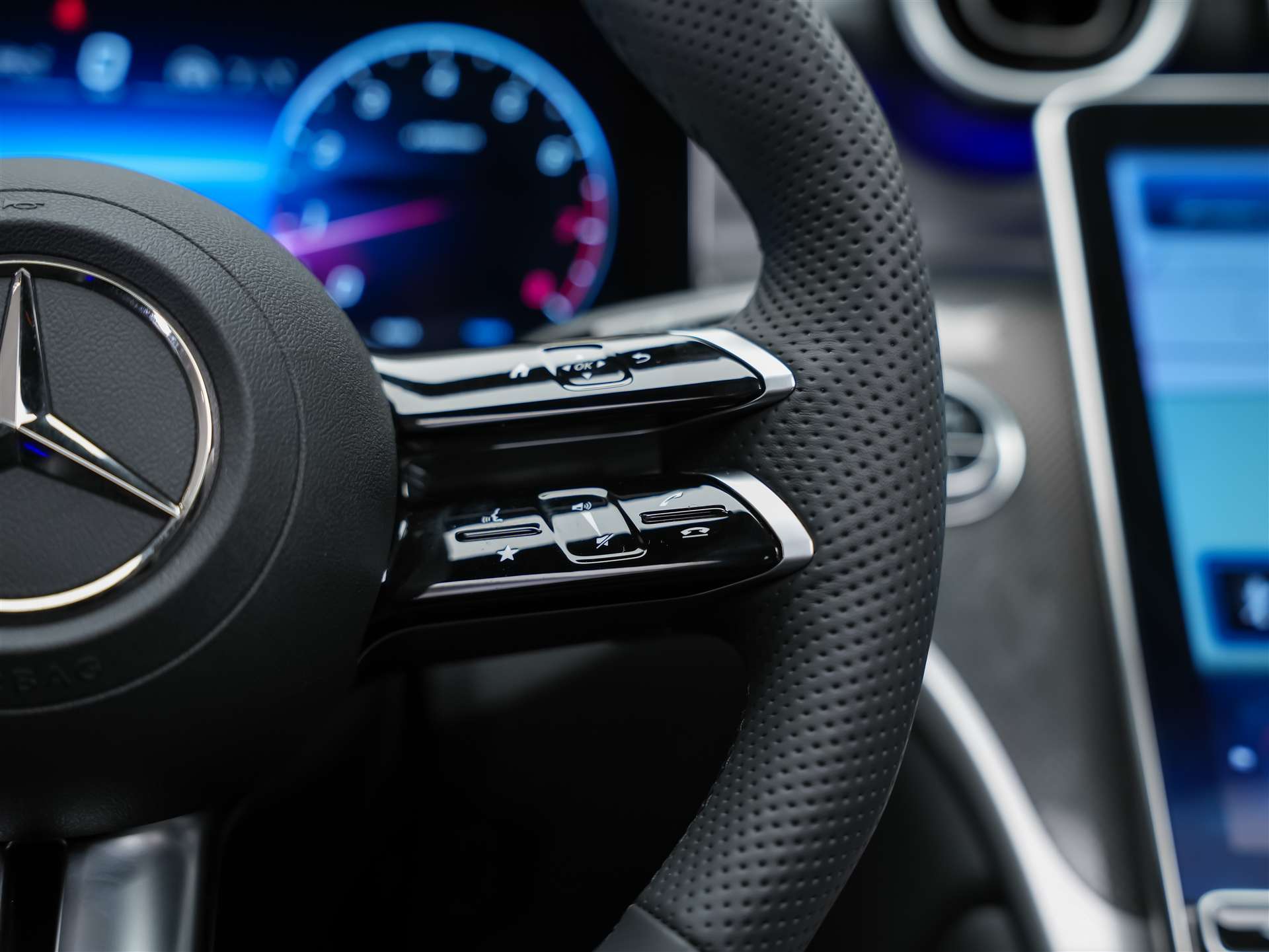 MERCEDES-BENZ GLC 300 4Matic AMG Line 9G-Tronic *Facelift*21" Felgen*Panorama*Lenkradheizung*-image-30