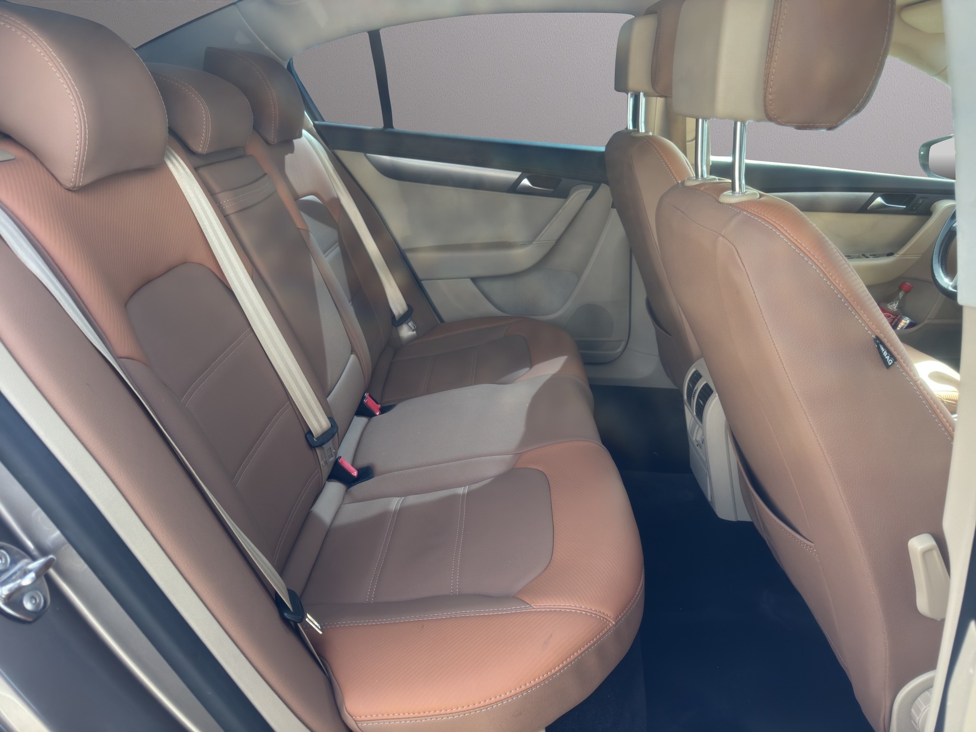 VW Passat 1.8 TSI Comfortline-image-8
