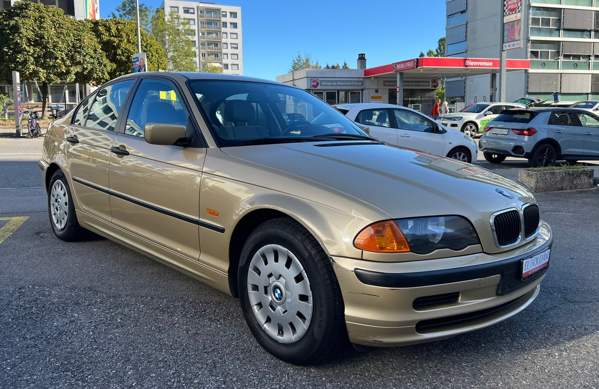 Car photo