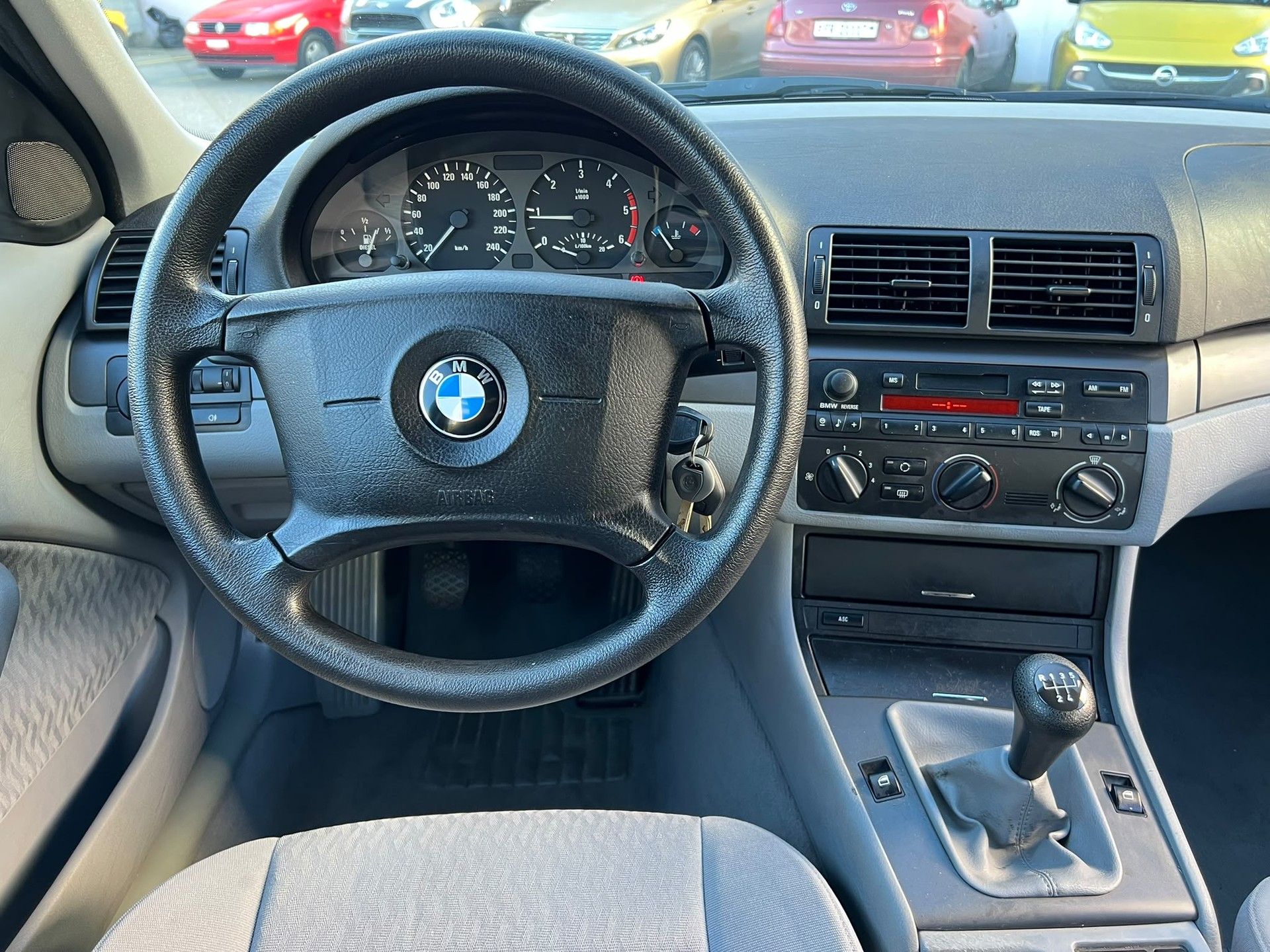 BMW 320d-image-7