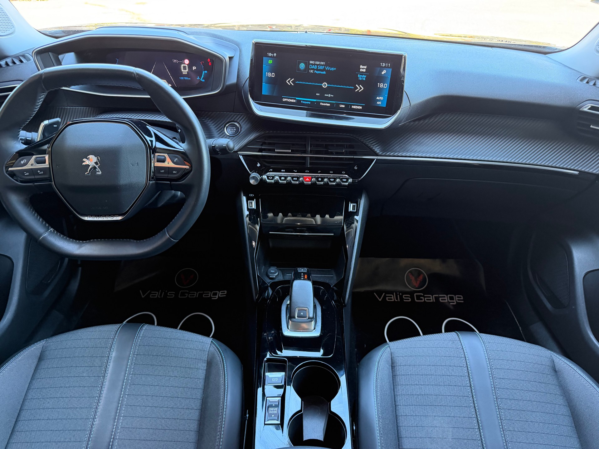 PEUGEOT 2008 1.2 PureTech Allure Pack EAT8-image-8