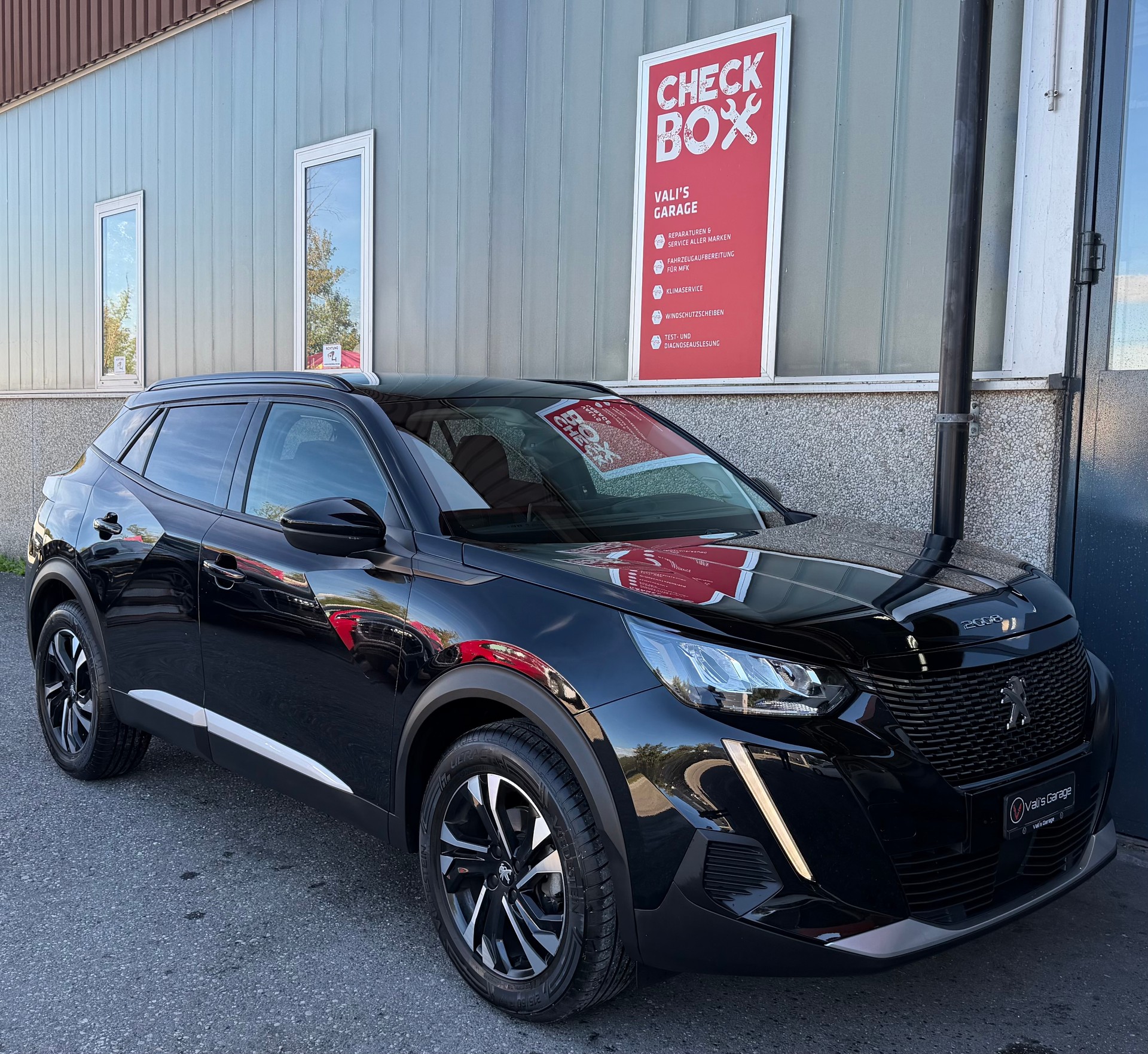 PEUGEOT 2008 1.2 PureTech Allure Pack EAT8-image-3