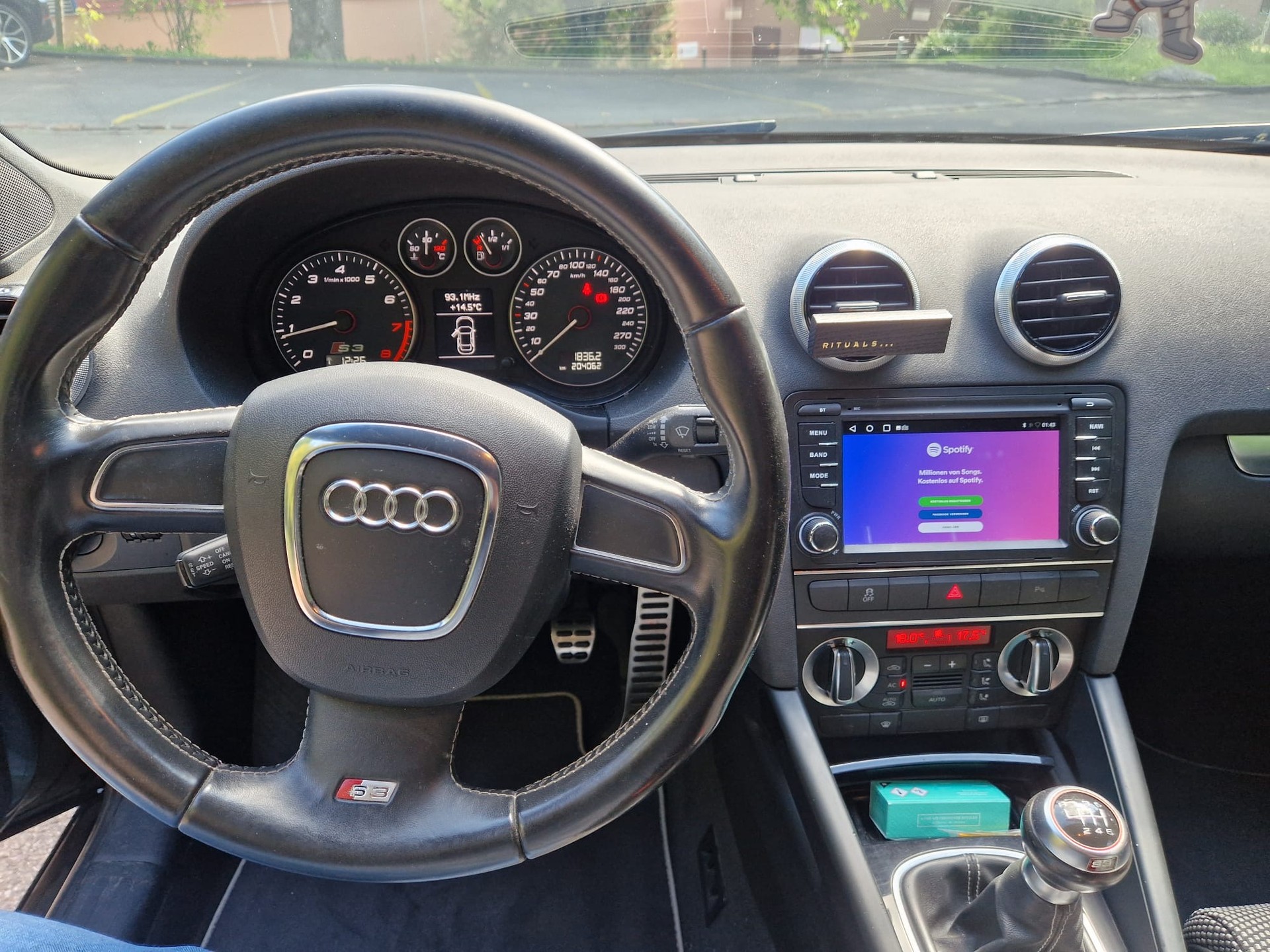 AUDI 2.0 T FSI quattro-image-1