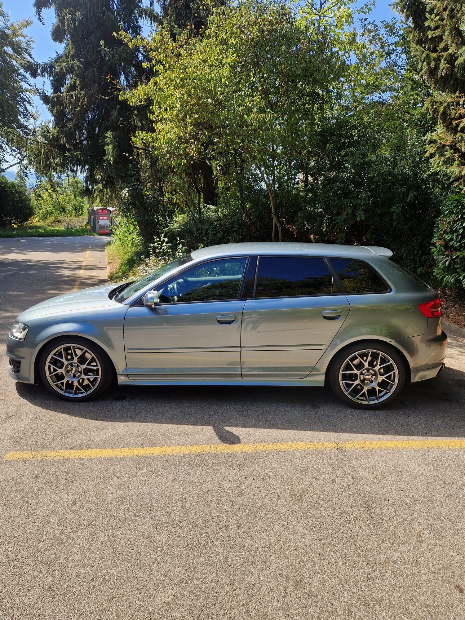 AUDI 2.0 T FSI quattro-image-2
