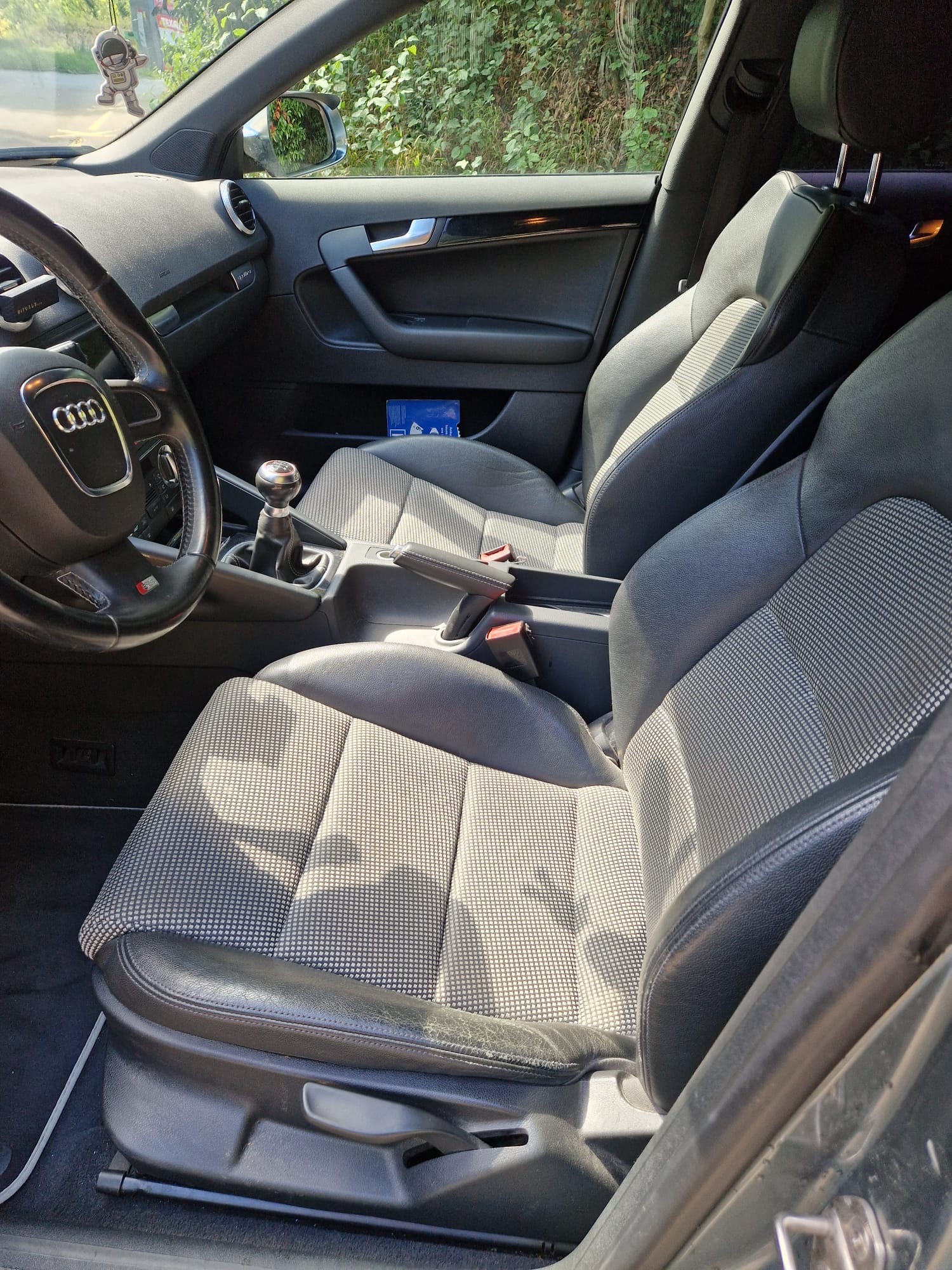 AUDI 2.0 T FSI quattro-image-5