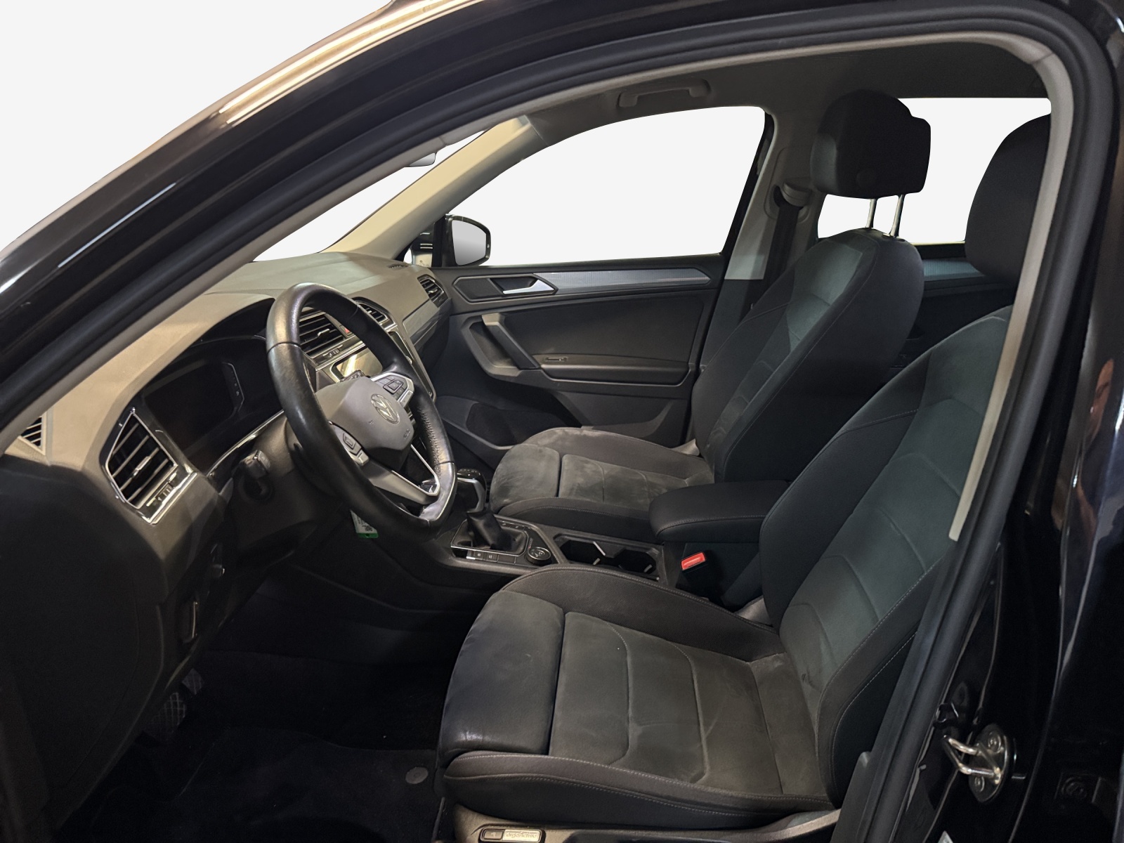 VW Tiguan 2.0TSI Life 4Motion DSG-image-8