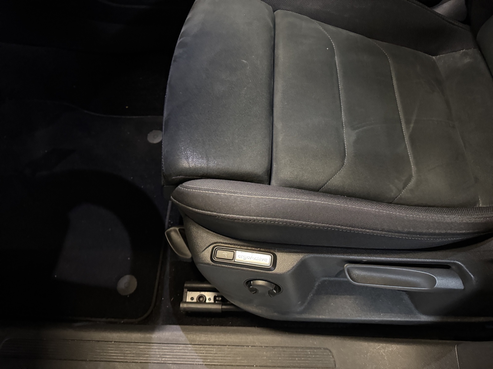VW Tiguan 2.0TSI Life 4Motion DSG-image-2