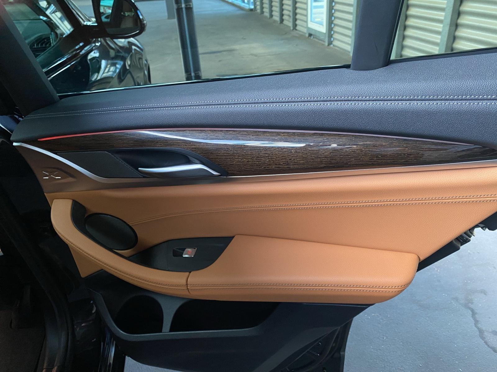 BMW X3 20i xDrive paddles-image-25