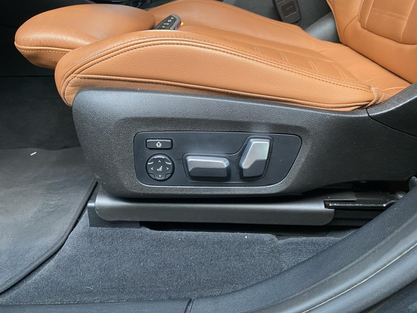 BMW X3 20i xDrive paddles-image-18