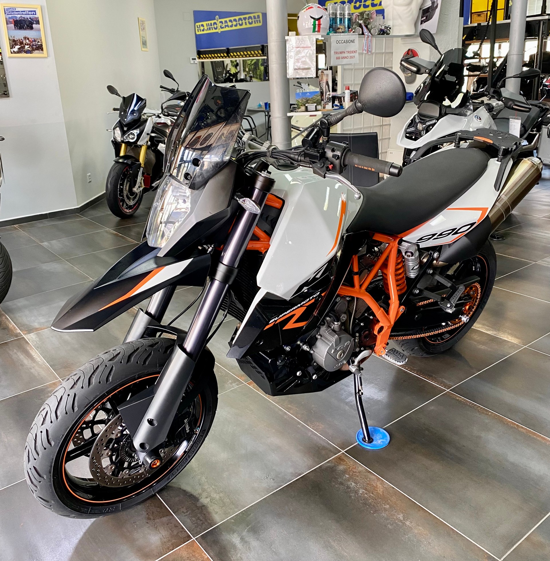 KTM 990 Supermoto R-image-2