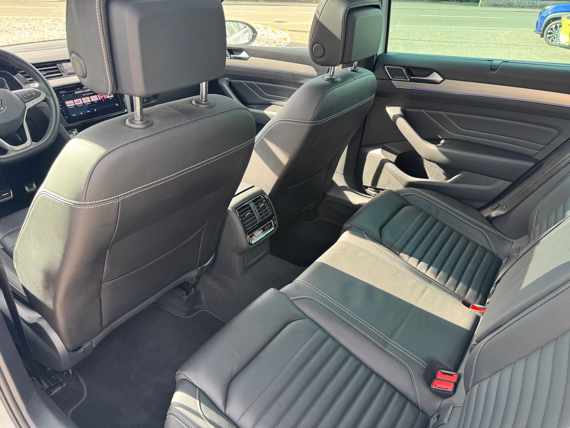 VW Passat Alltrack 2.0 TDI 4Motion DSG-image-17