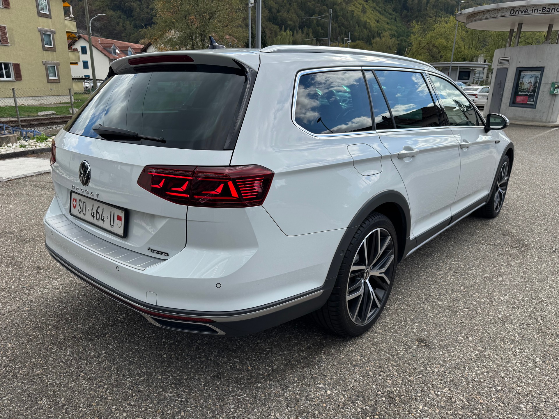 VW Passat Alltrack 2.0 TDI 4Motion DSG-image-9