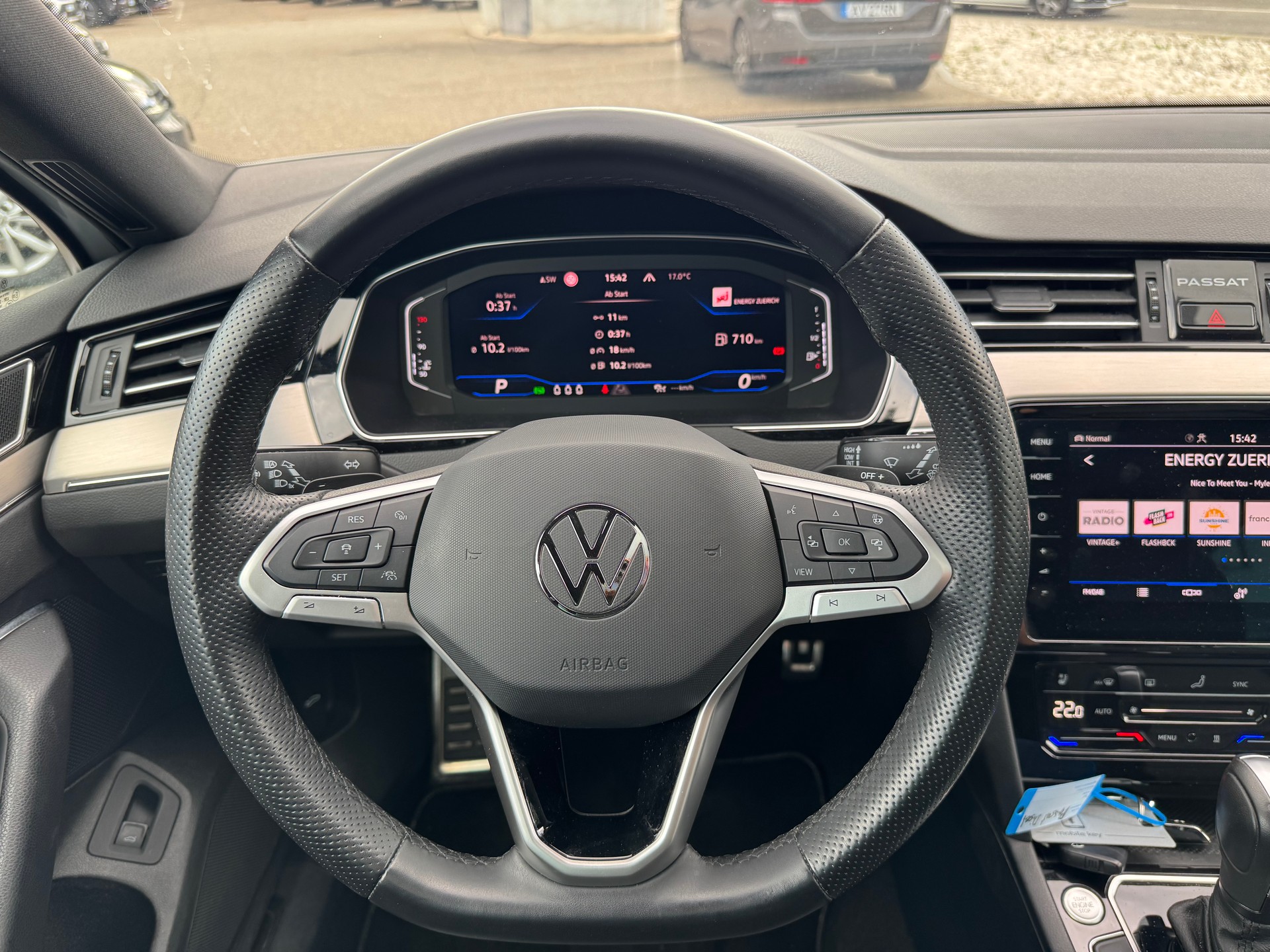 VW Passat Alltrack 2.0 TDI 4Motion DSG-image-21