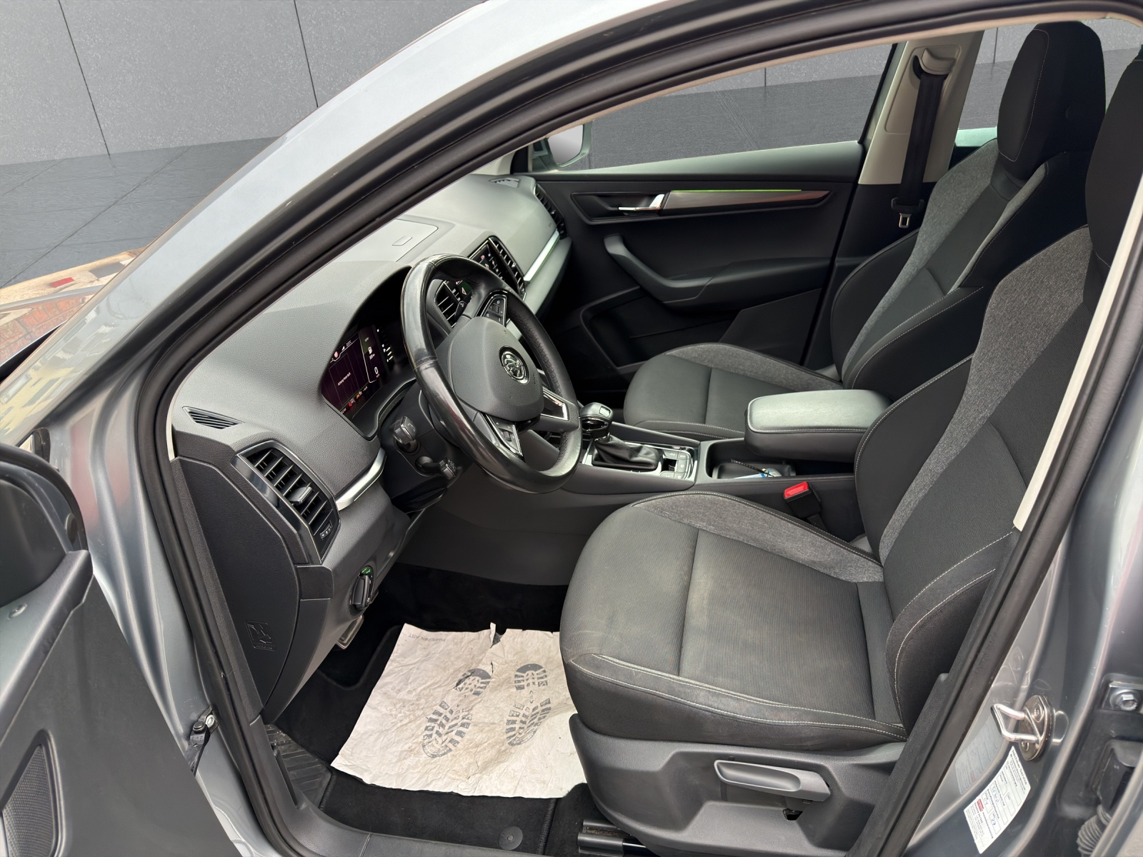 SKODA Karoq 2.0 TDI CR Ambition 4x4 DSG-image-7