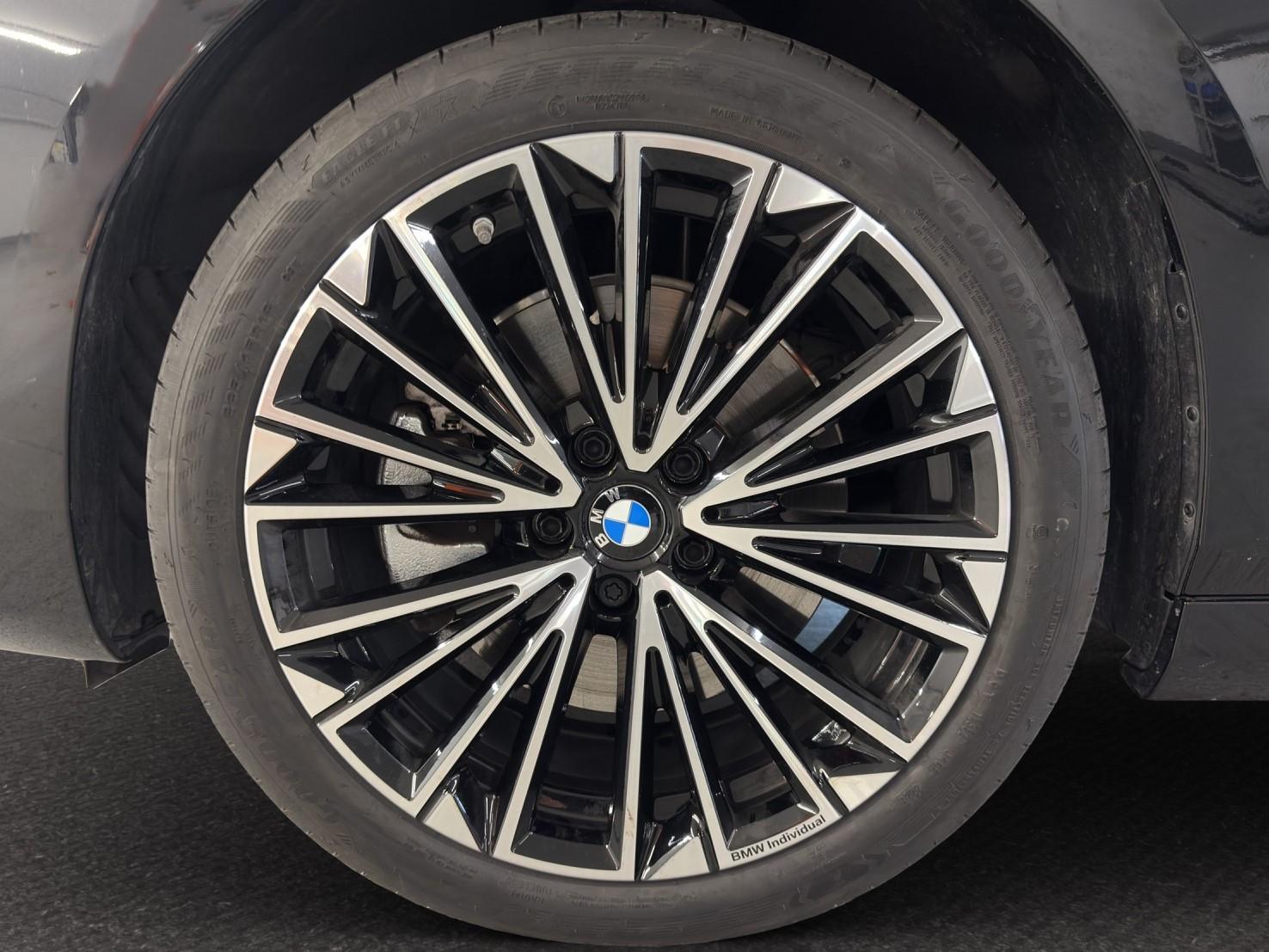 BMW 230e Active Tourer M Sport-image-8