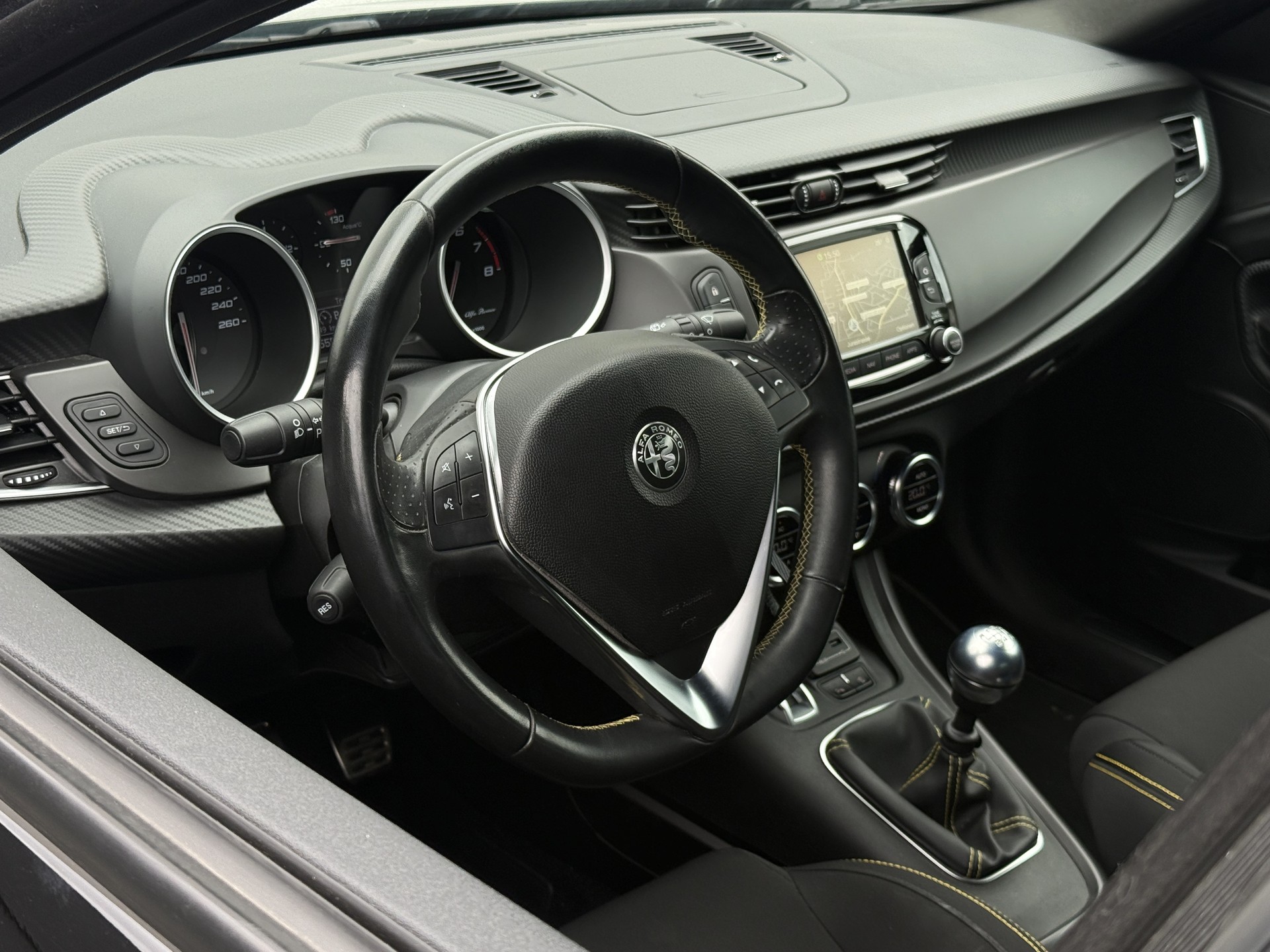 ALFA ROMEO Giulietta 1.4 Turbo Sprint / 1.Hand-image-17
