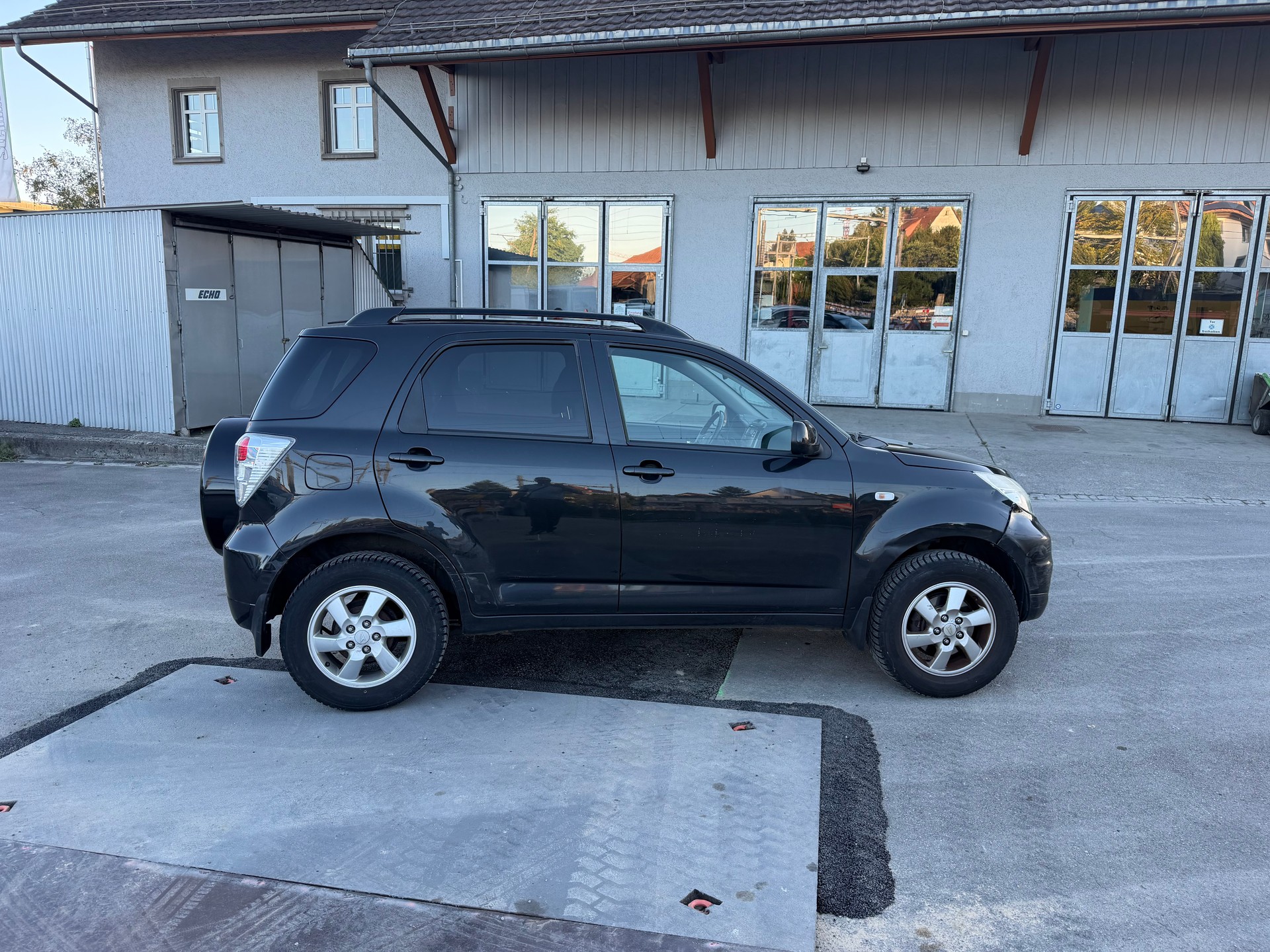 DAIHATSU Terios 1.5 16V SX 4WD Automatic-image-4