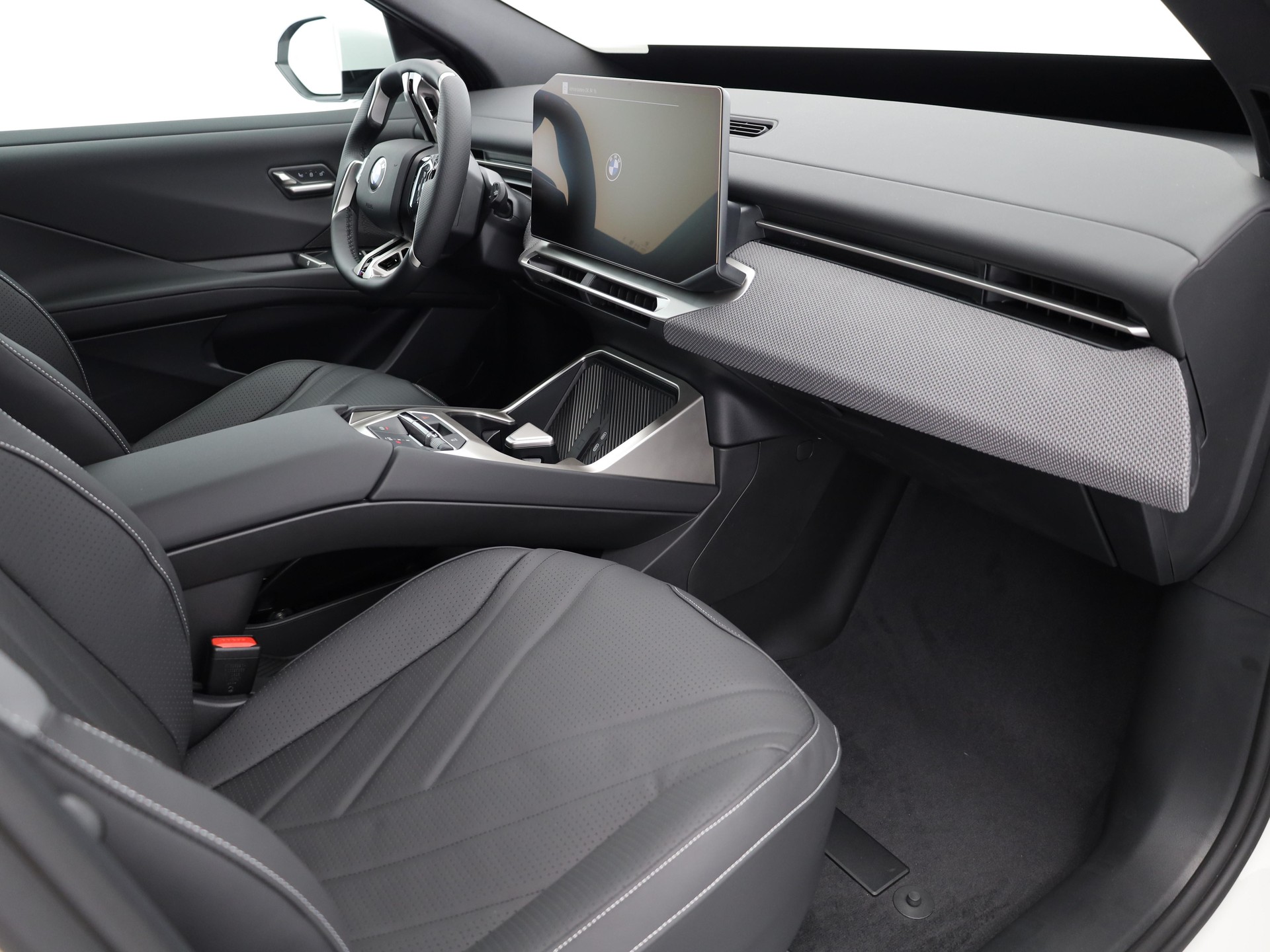 BMW iX3 NA5 50 xDrive-image-12