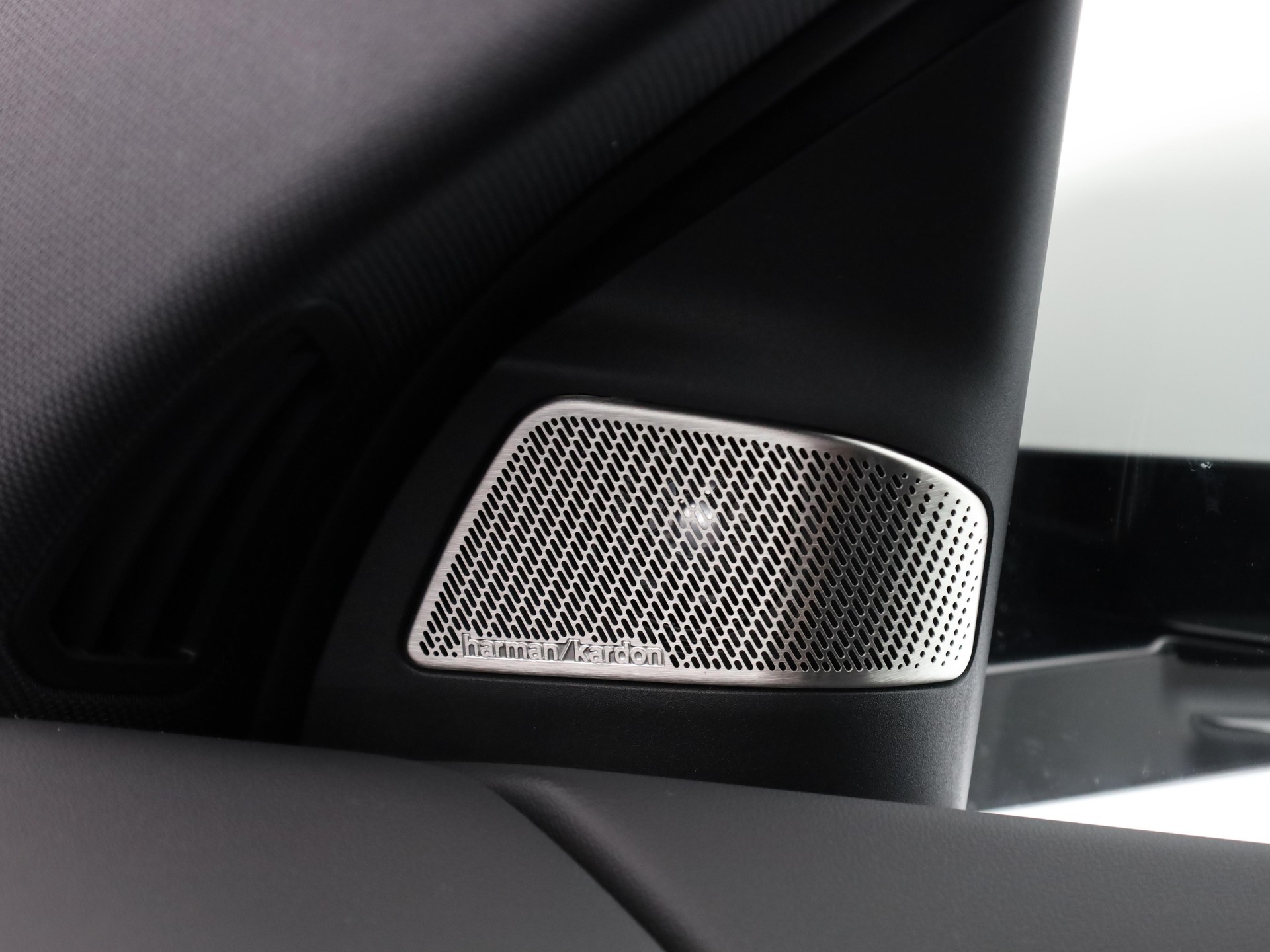 BMW iX3 NA5 50 xDrive-image-17