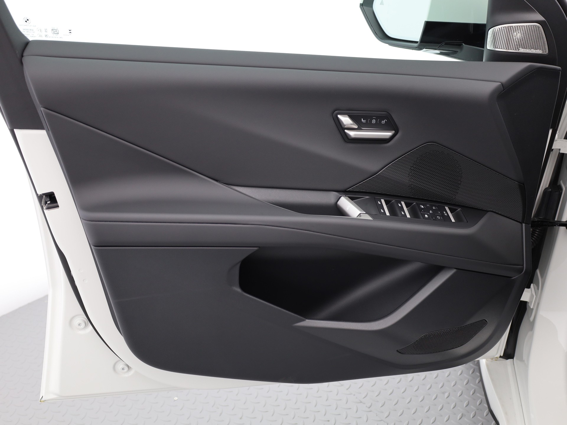 BMW iX3 NA5 50 xDrive-image-9