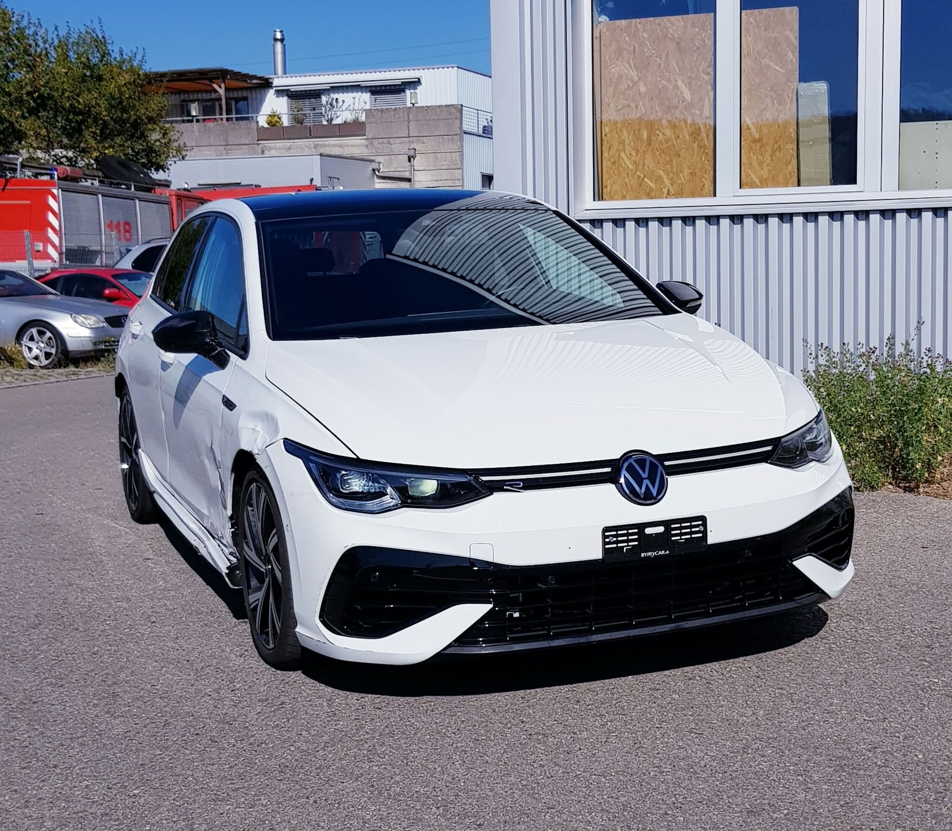 VW Golf 2.0 TSI R DSG 4Motion-image-0