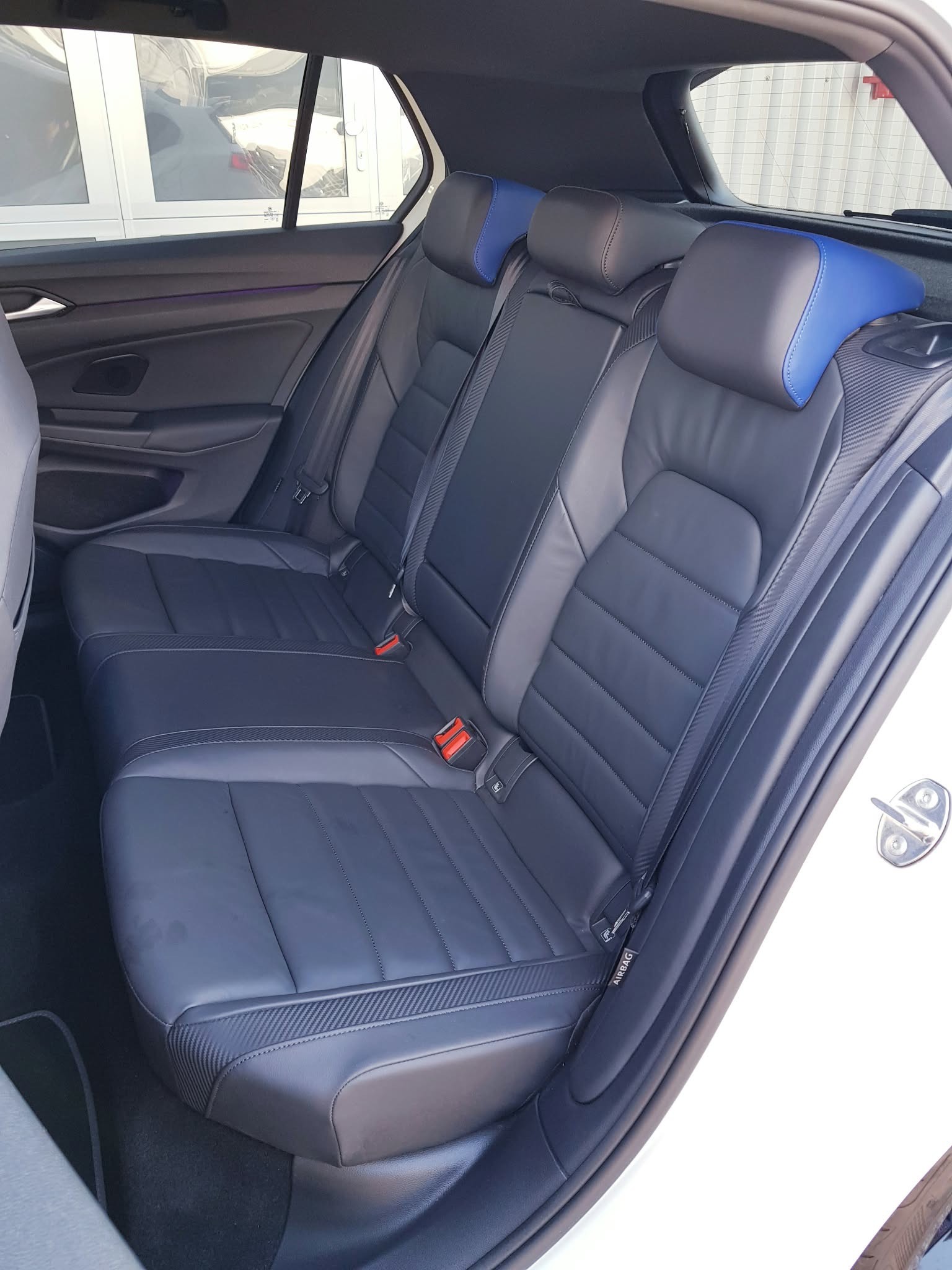 VW Golf 2.0 TSI R DSG 4Motion-image-9