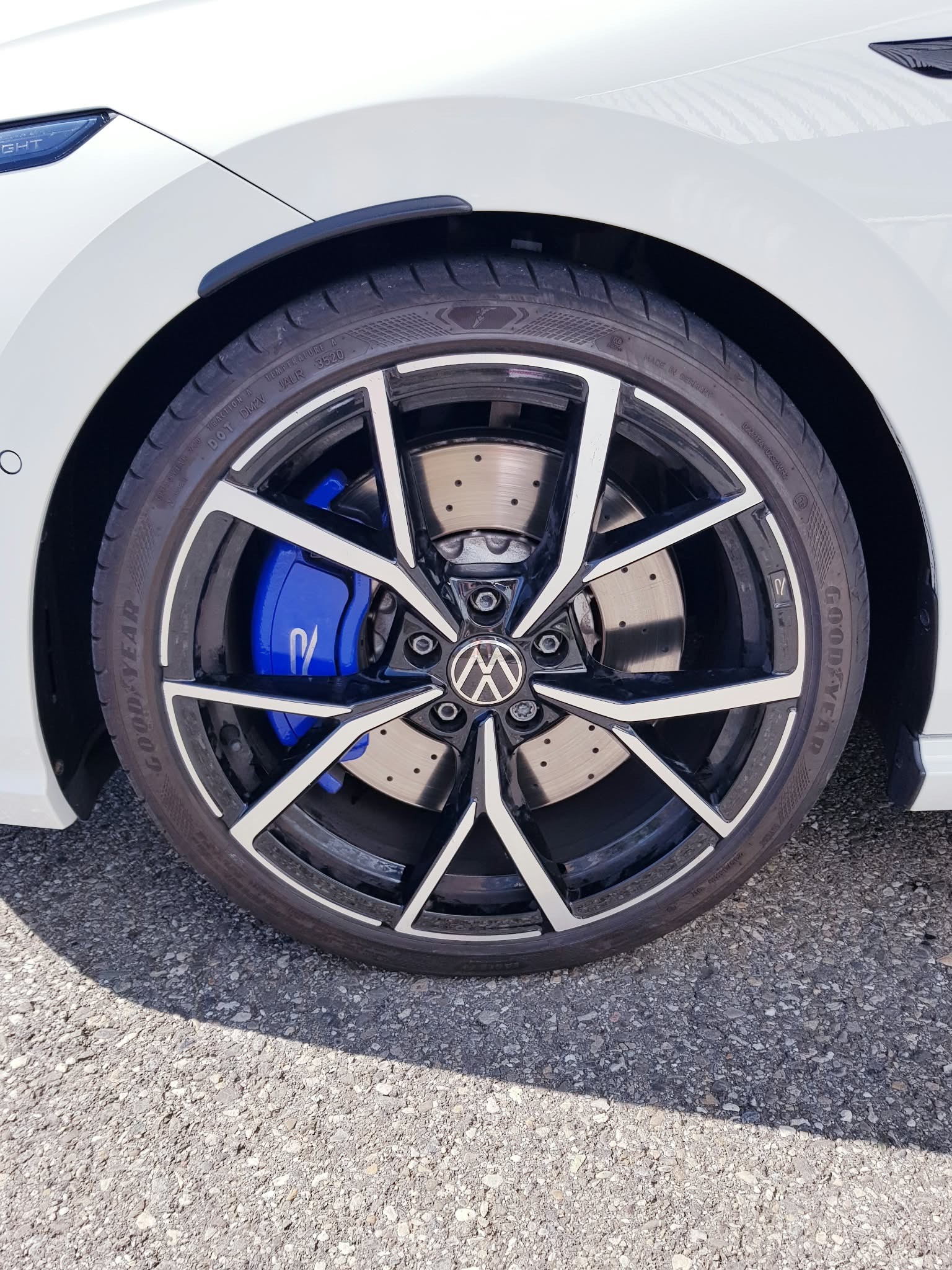 VW Golf 2.0 TSI R DSG 4Motion-image-13