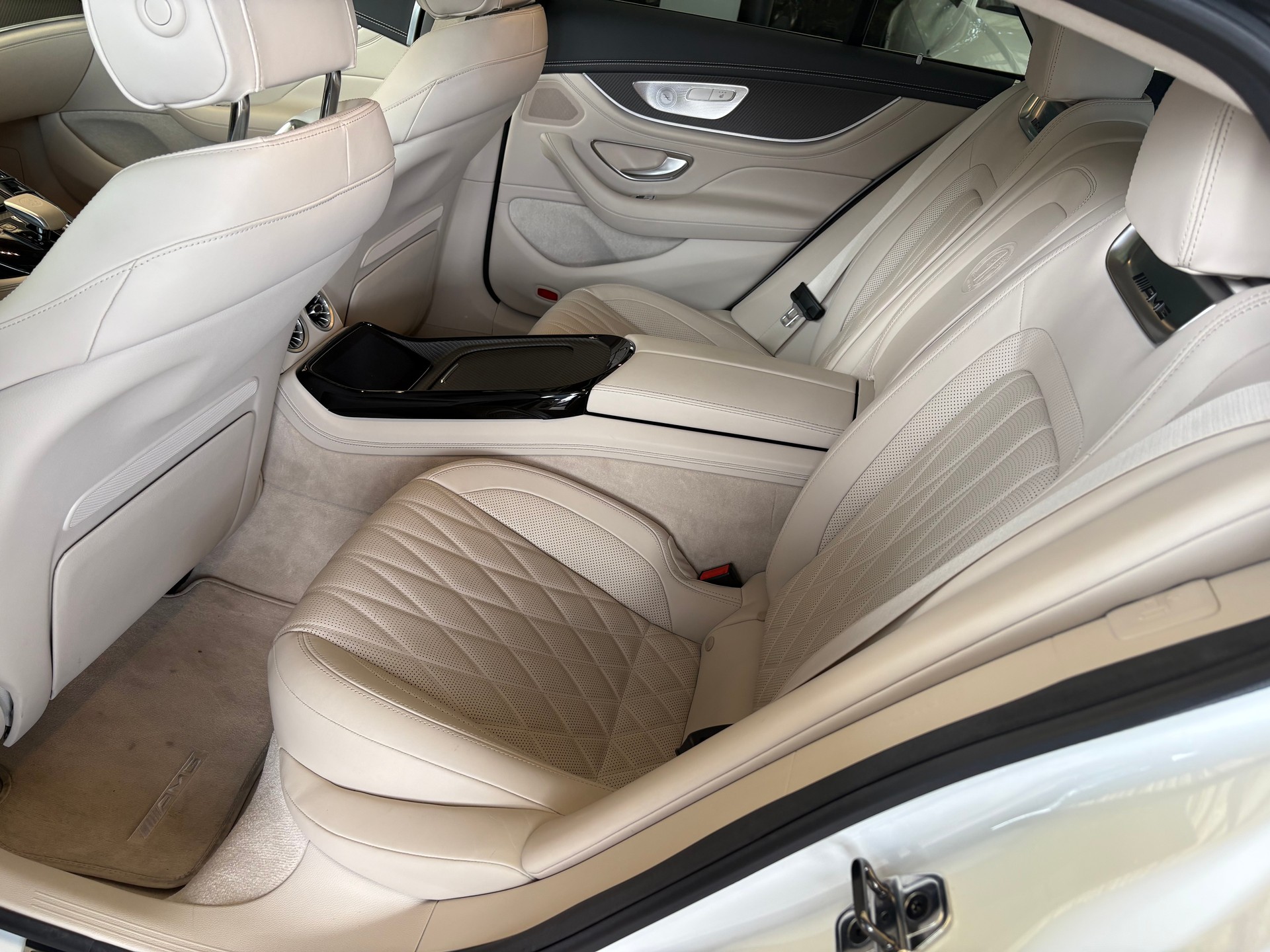 MERCEDES-BENZ AMG GT 4 63 S 4Matic+ Speedshift MCT-image-4