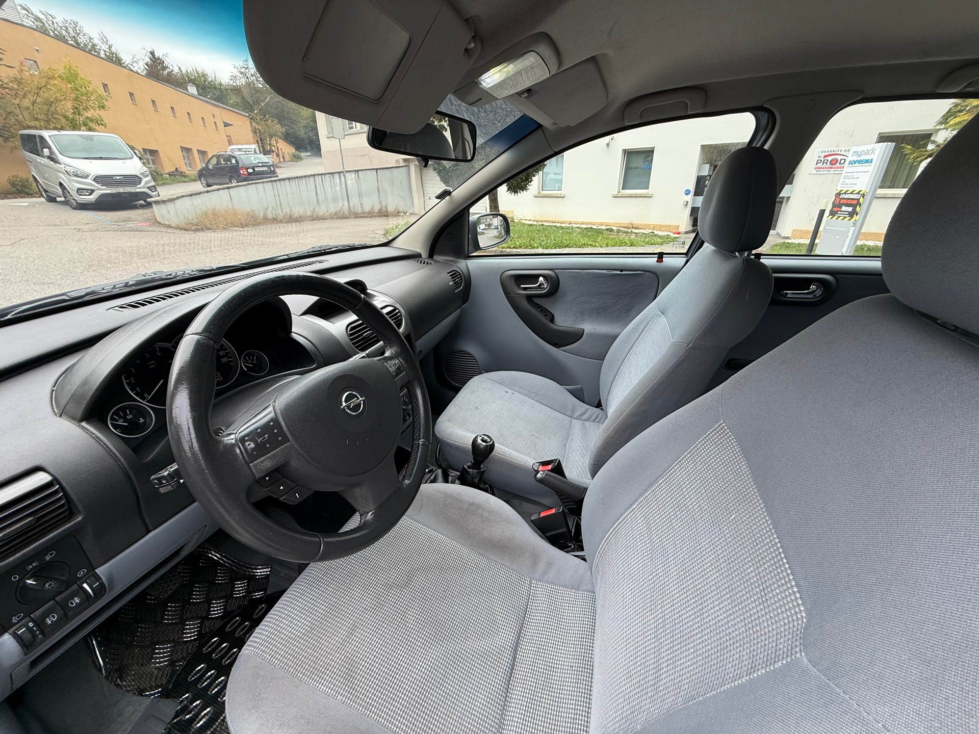OPEL Corsa 1.7 CDTi Enjoy-image-8