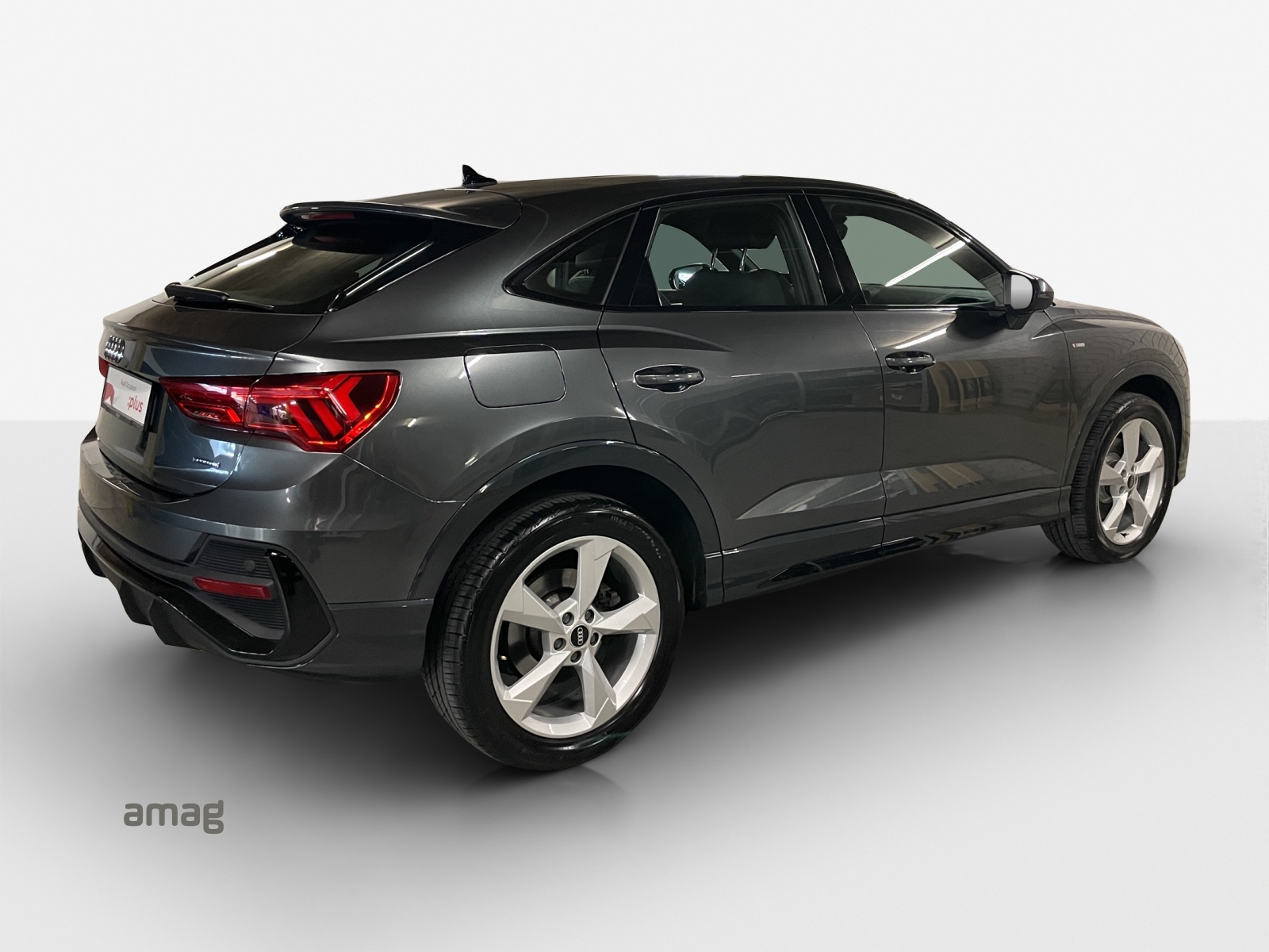 AUDI Q3 Sportback 40 TFSI S line quattro S-tronic-image-4