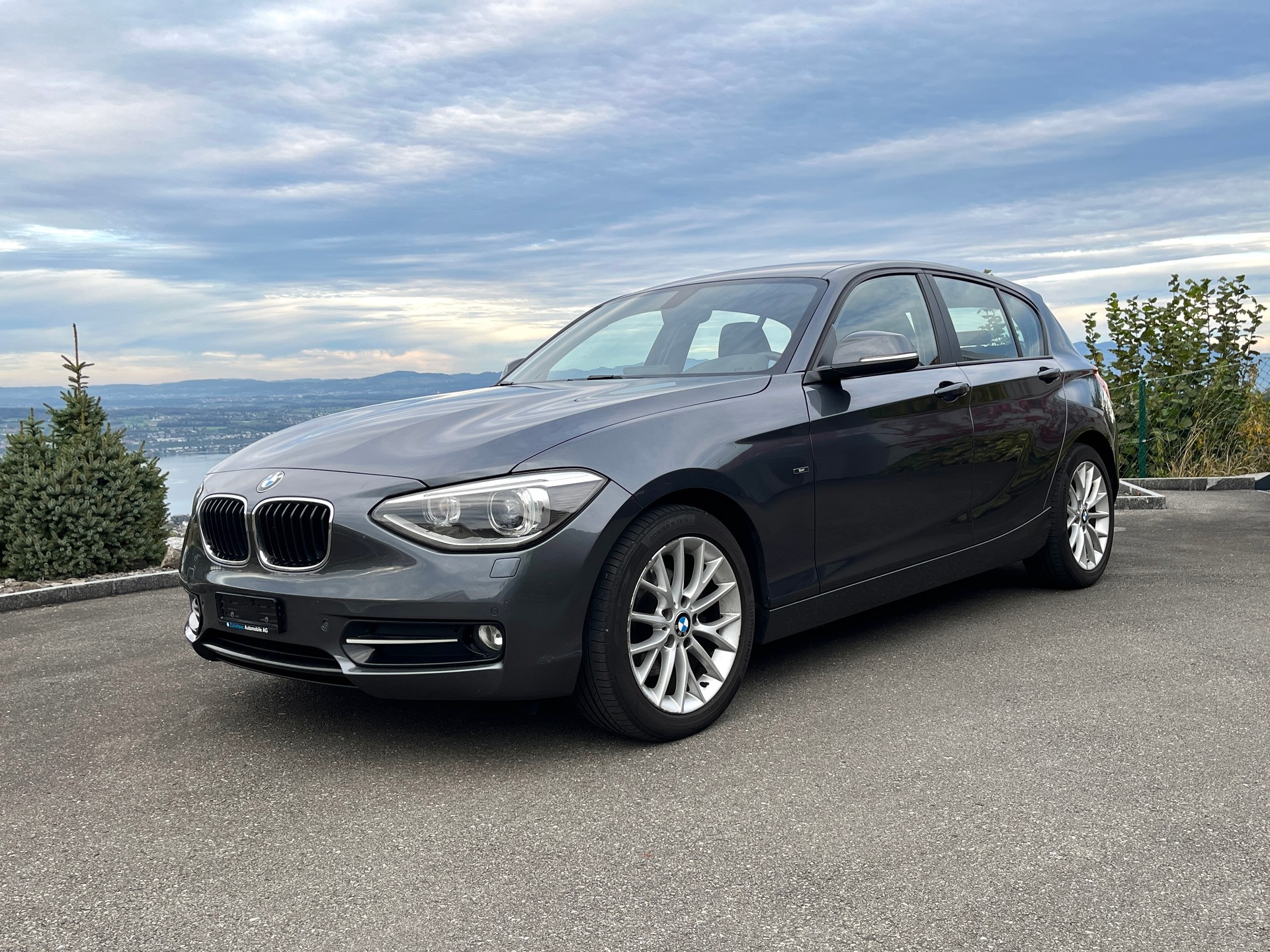 BMW 118d xDrive-image-0