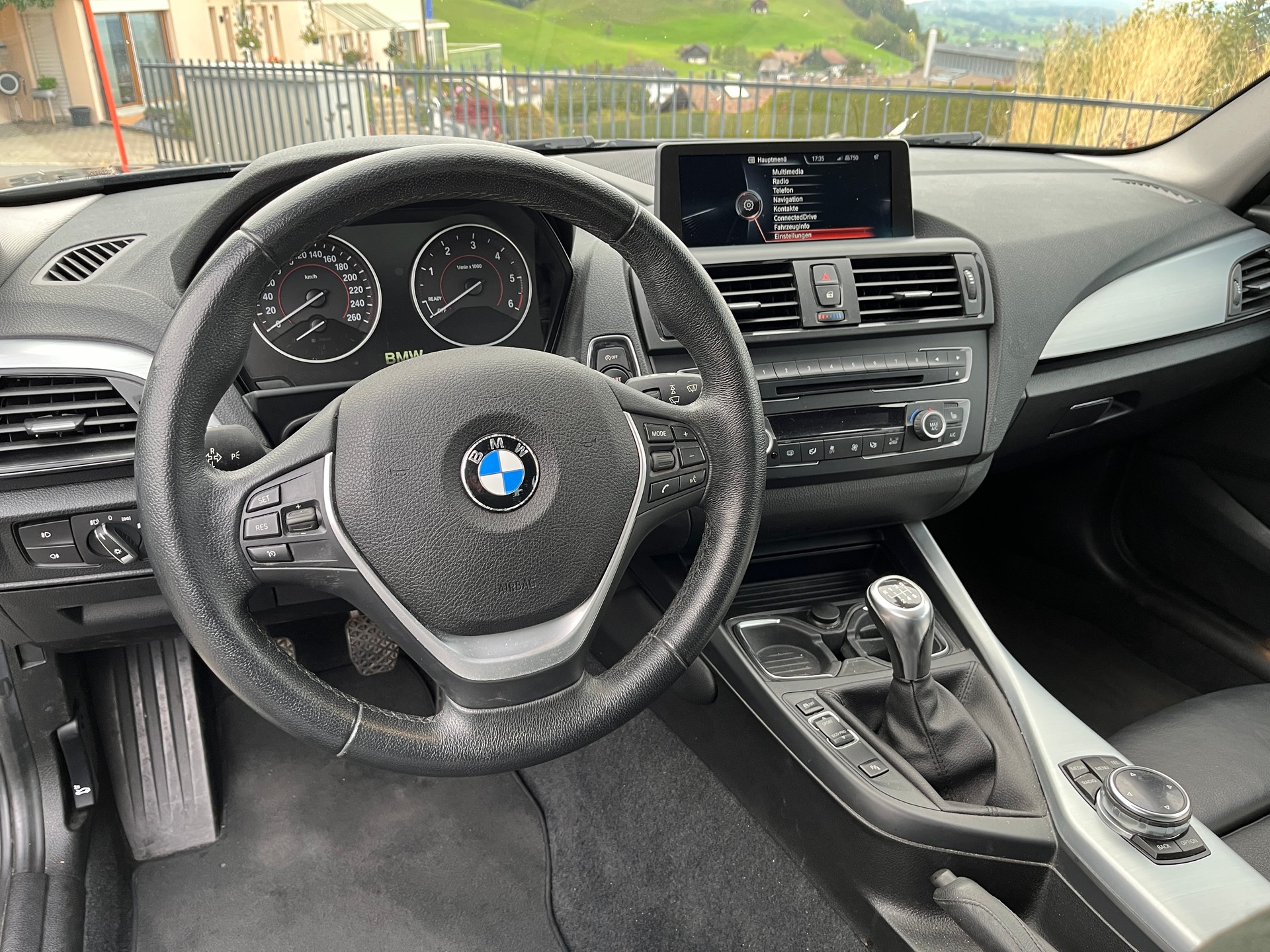 BMW 118d xDrive-image-3