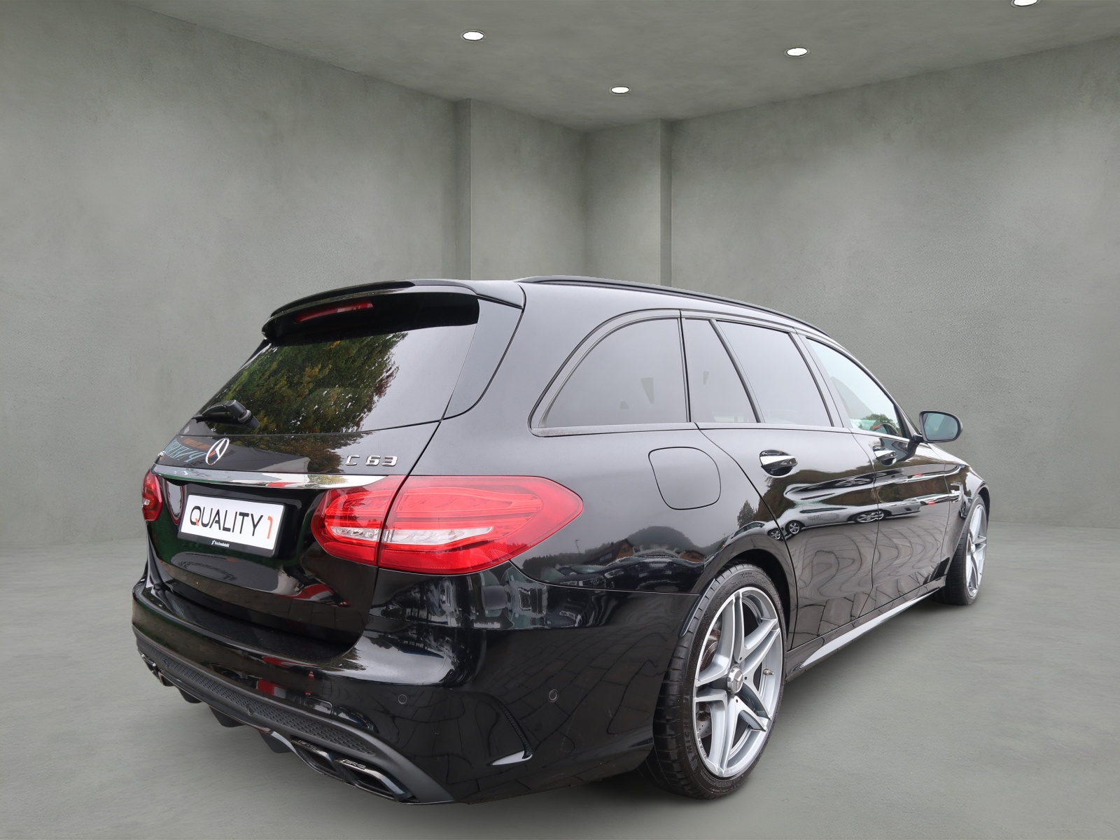 MERCEDES-BENZ C 63 AMG Speedshift-showroom-element-3