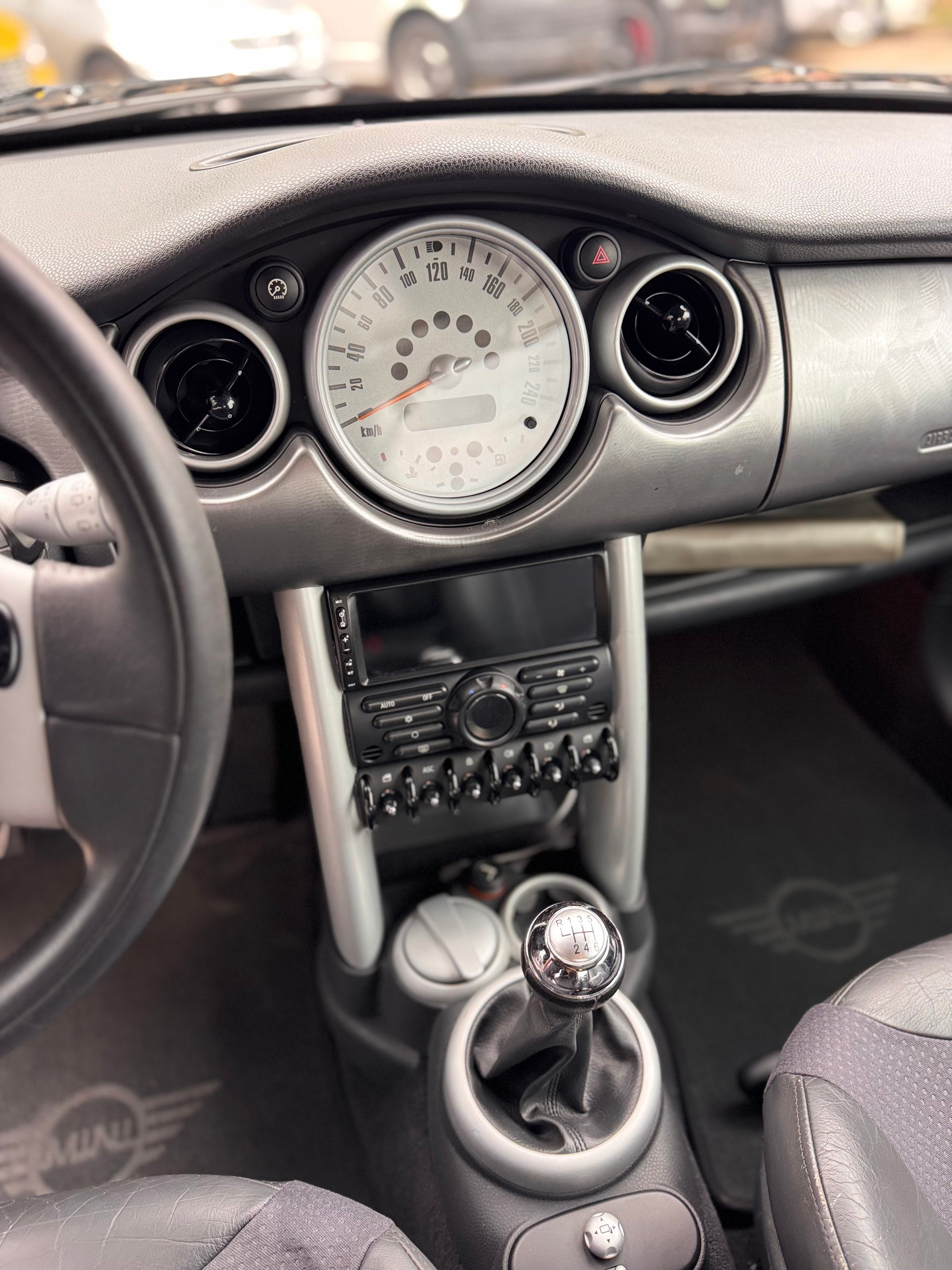 MINI Mini Cooper S-image-14