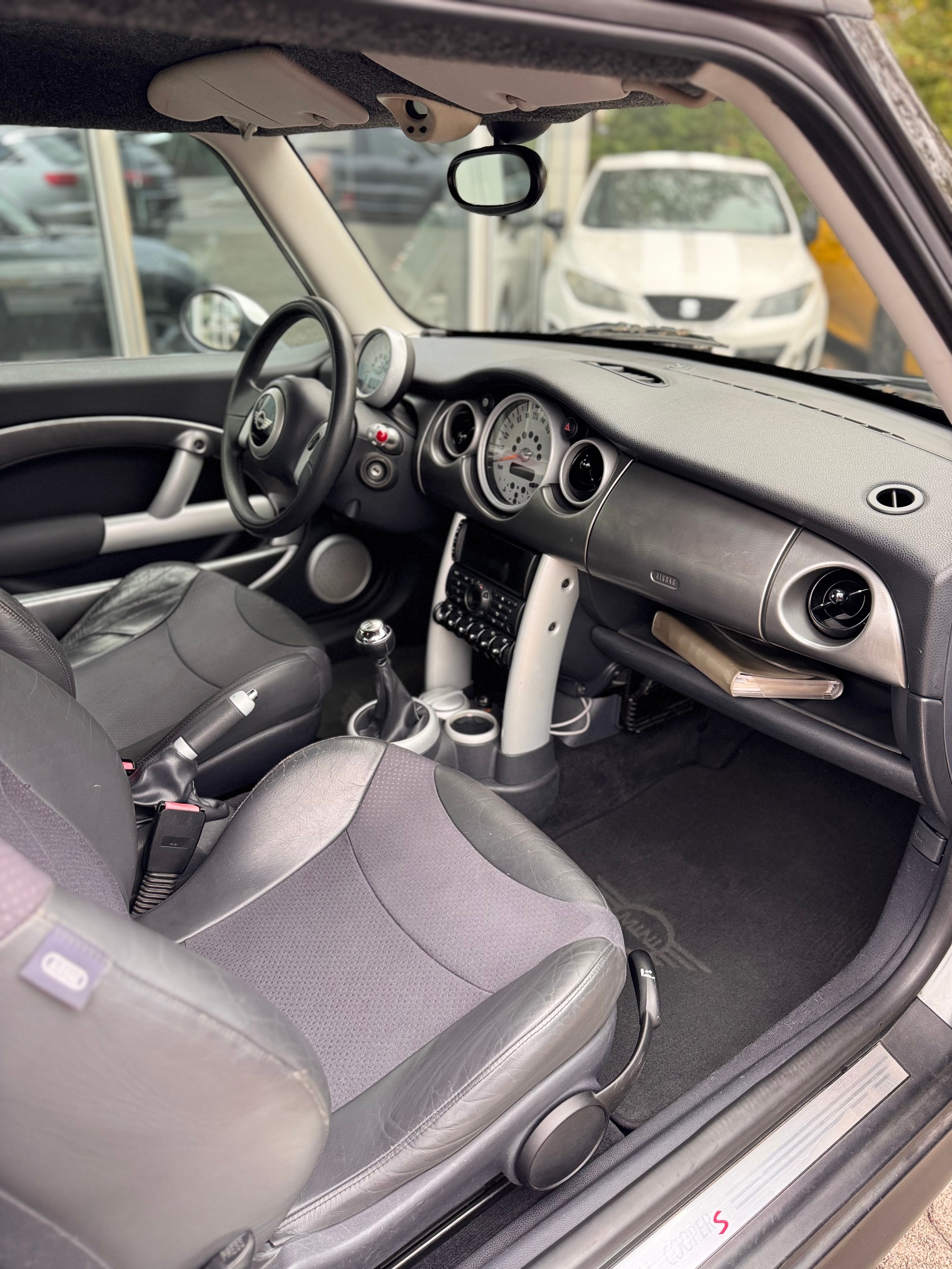 MINI Mini Cooper S-image-5