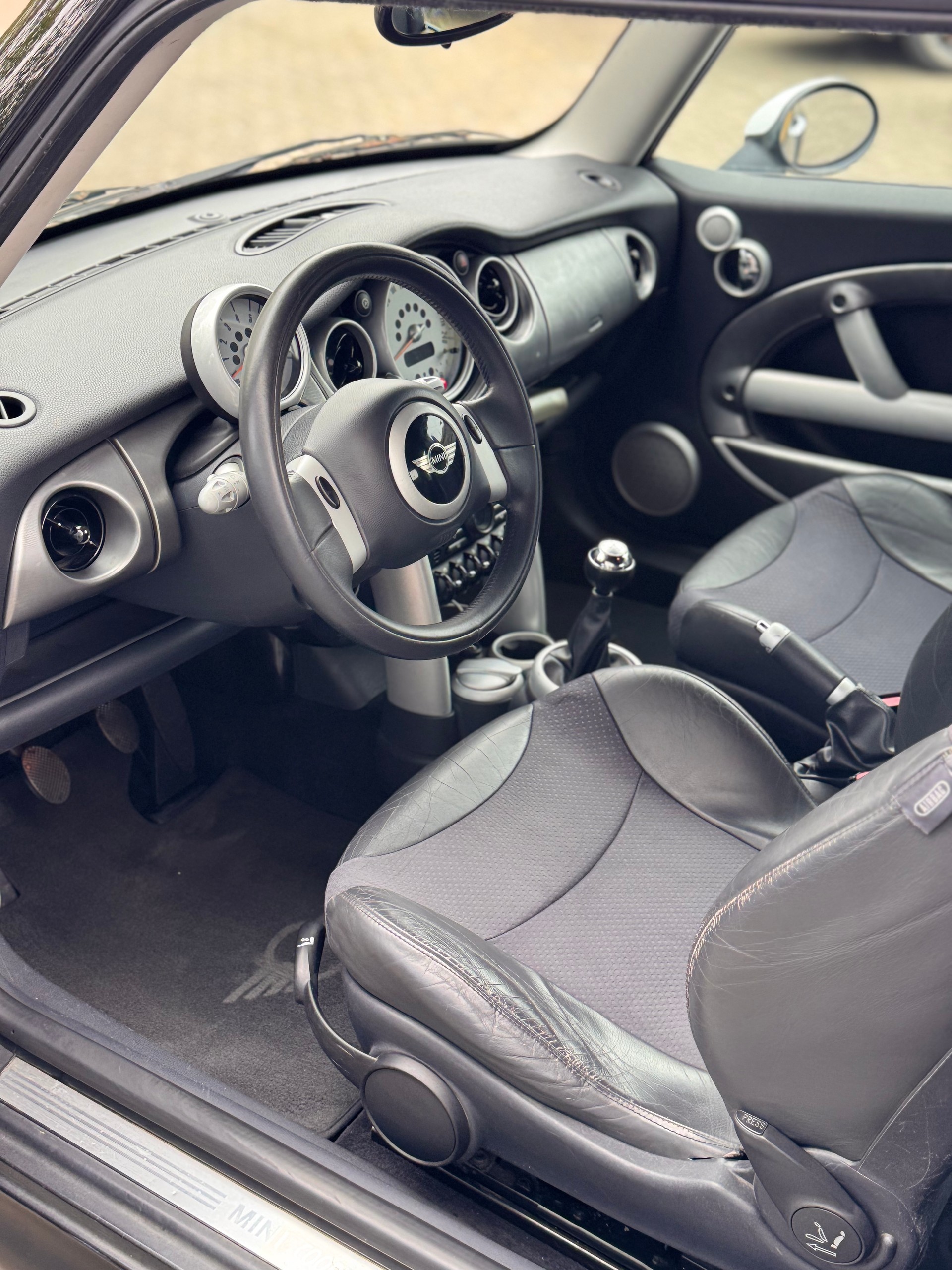 MINI Mini Cooper S-image-11