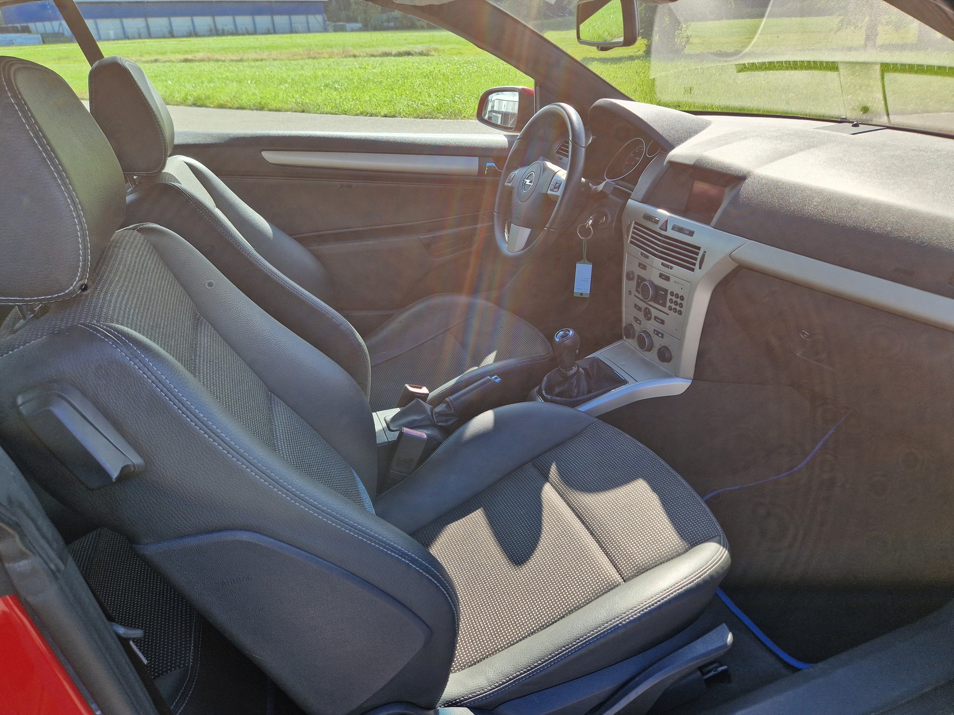 OPEL Astra TT 2.0i 16V Turbo Cosmo-image-10