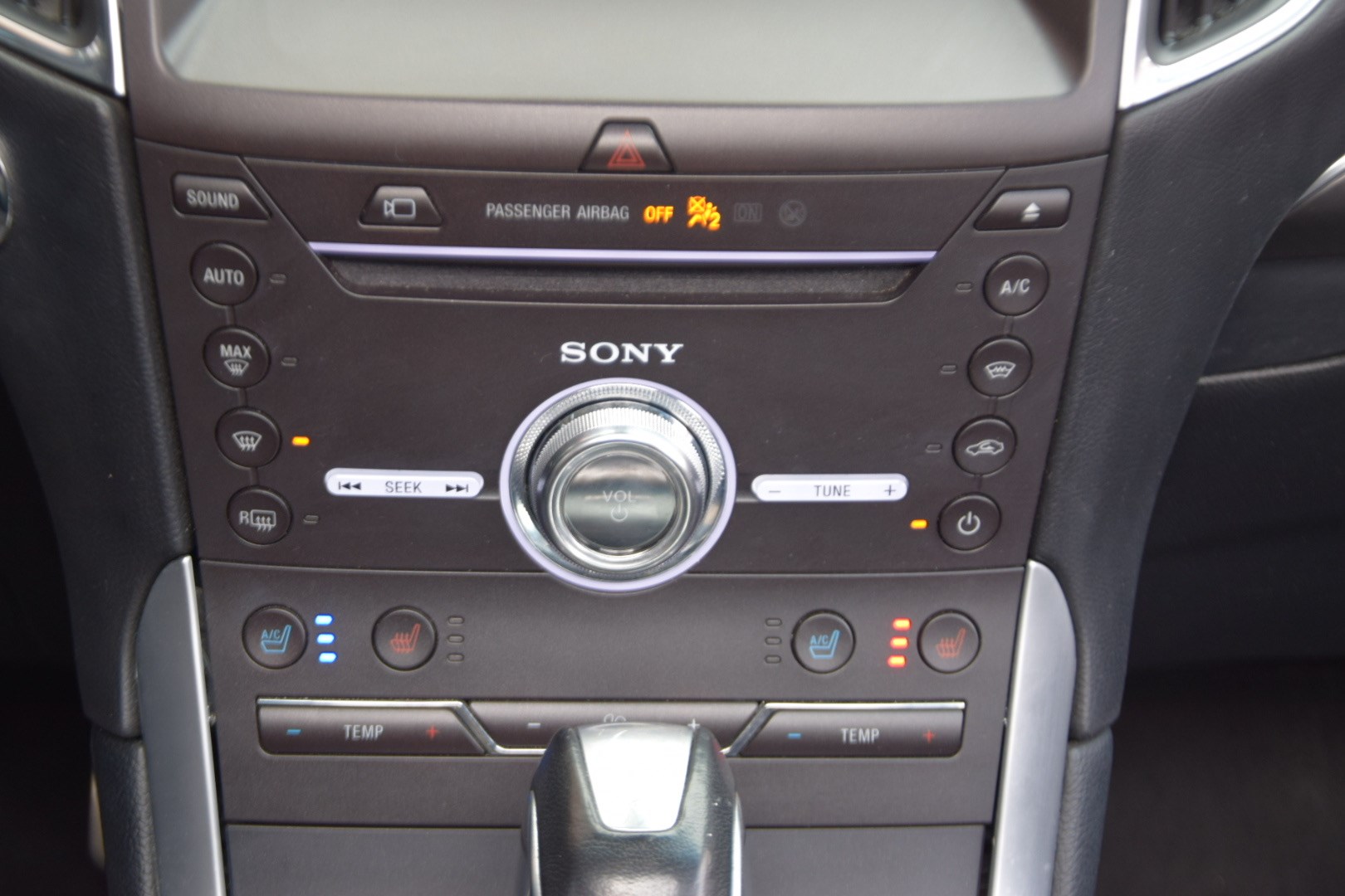 FORD Edge 2.0 TDCi ST-Line 4WD PowerShift-image-25