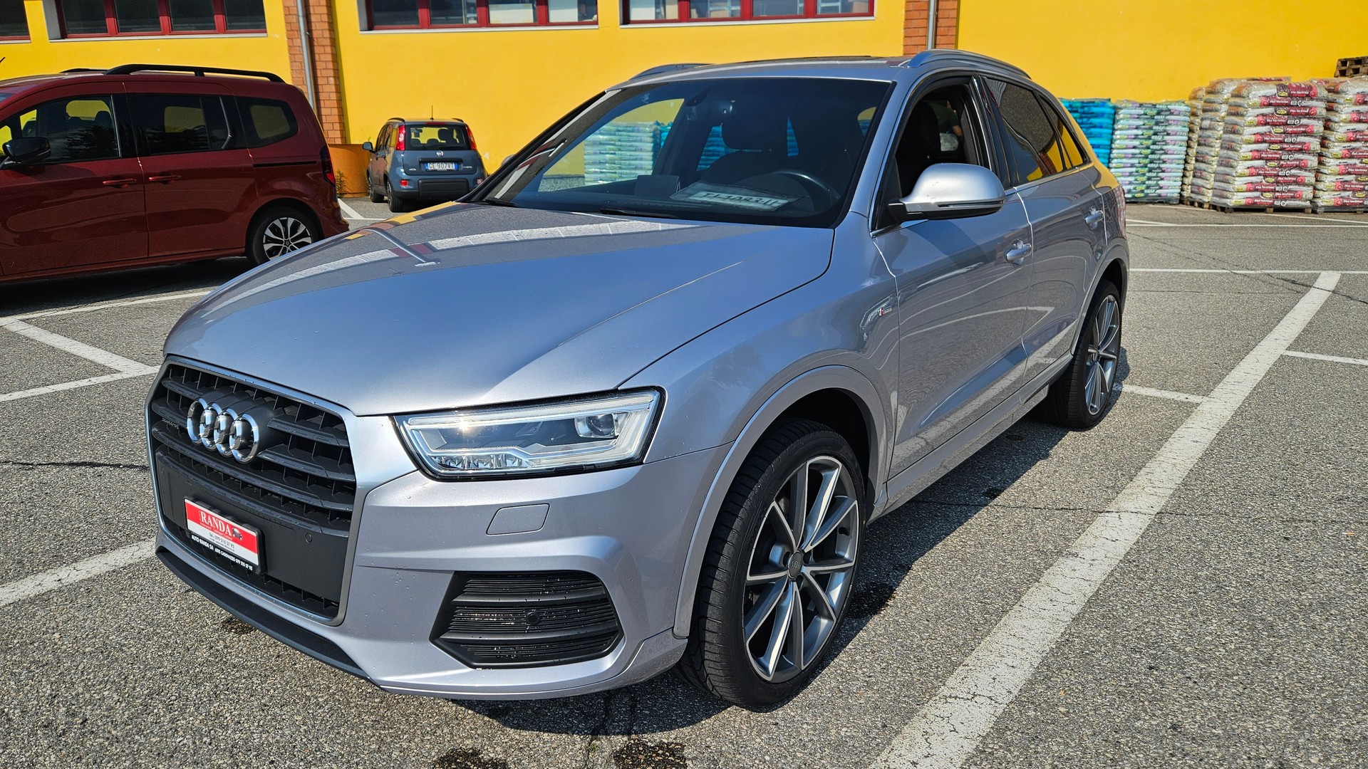 AUDI Q3 2.0 TFSI sport quattro S-tronic-image-2