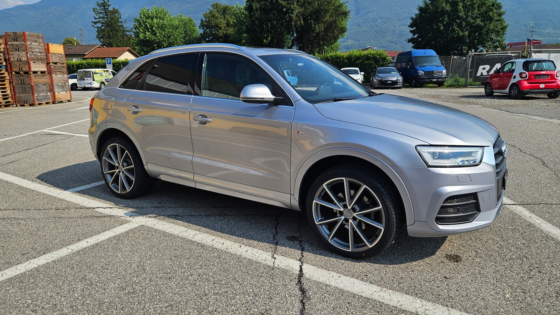 AUDI Q3 2.0 TFSI sport quattro S-tronic-image-1