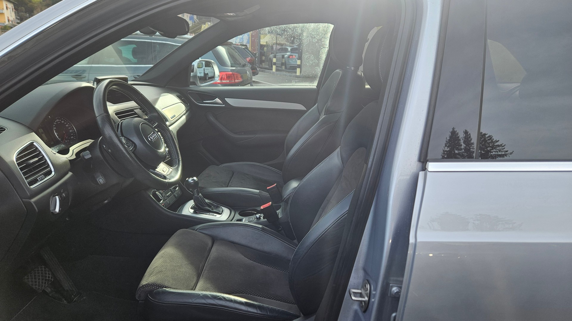 AUDI Q3 2.0 TFSI sport quattro S-tronic-image-5
