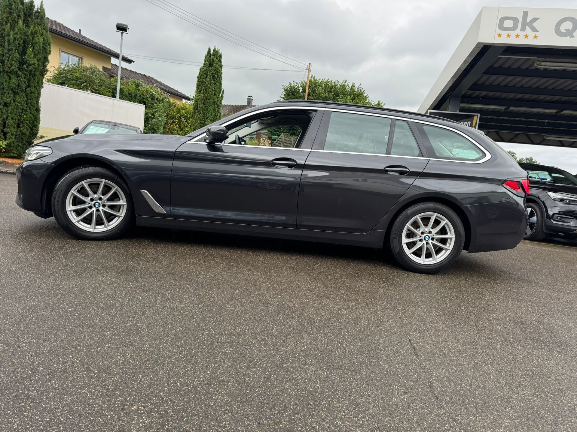 BMW 520d xDrive 48V Touring Steptronic-image-4