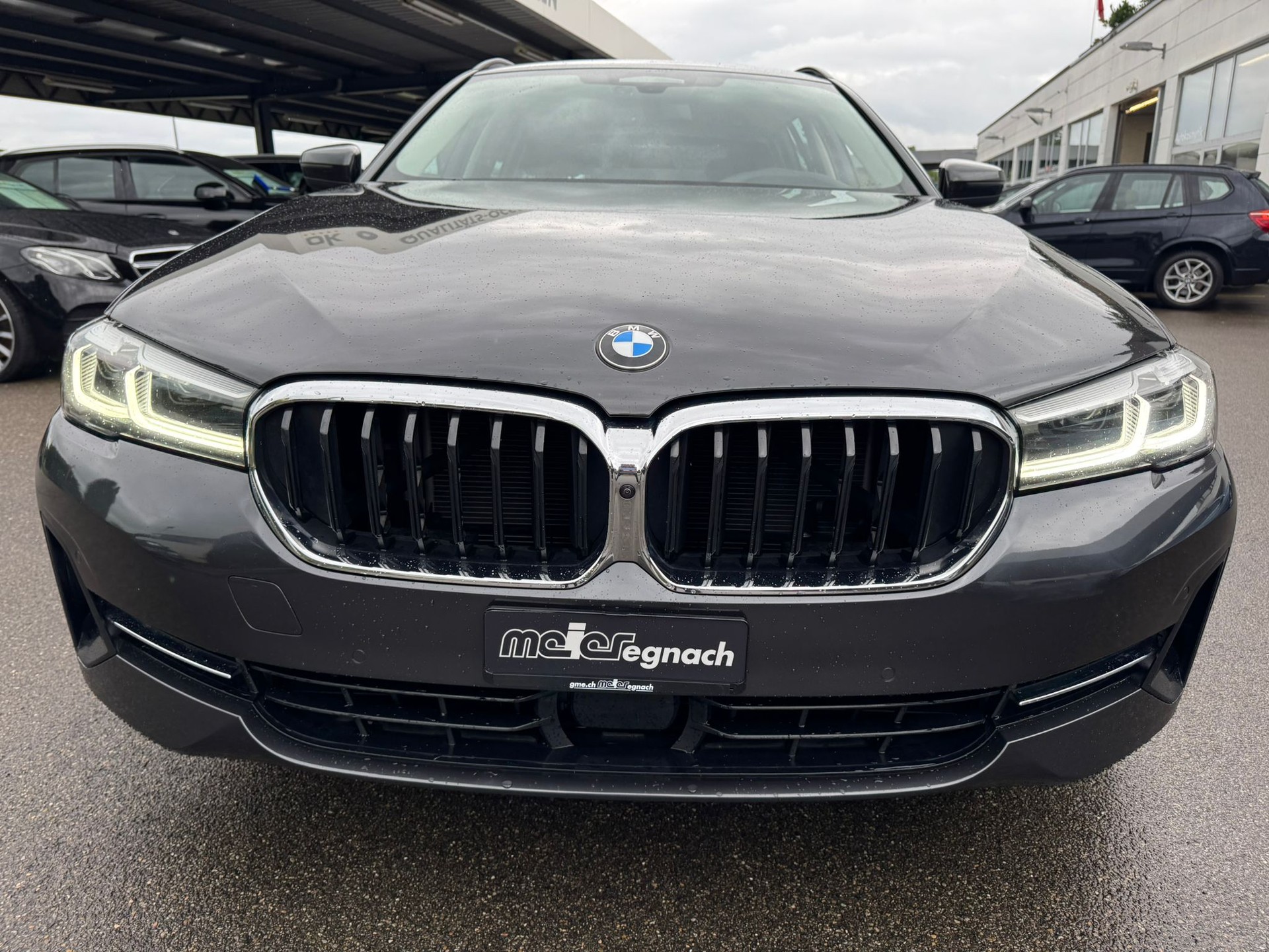 BMW 520d xDrive 48V Touring Steptronic-image-2