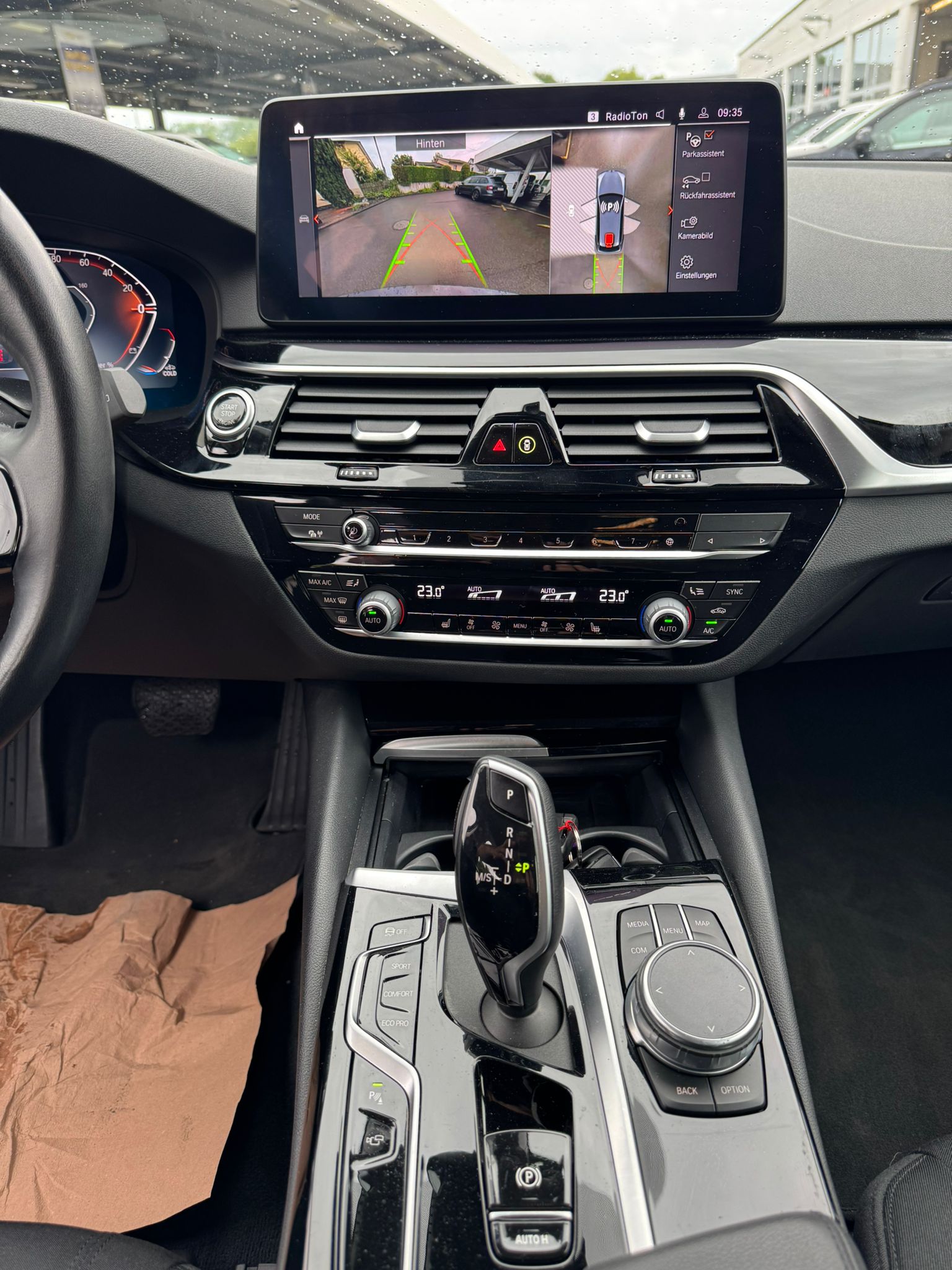 BMW 520d xDrive 48V Touring Steptronic-image-15