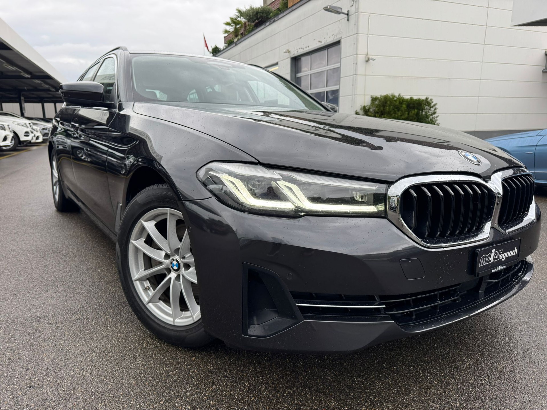 BMW 520d xDrive 48V Touring Steptronic-image-1