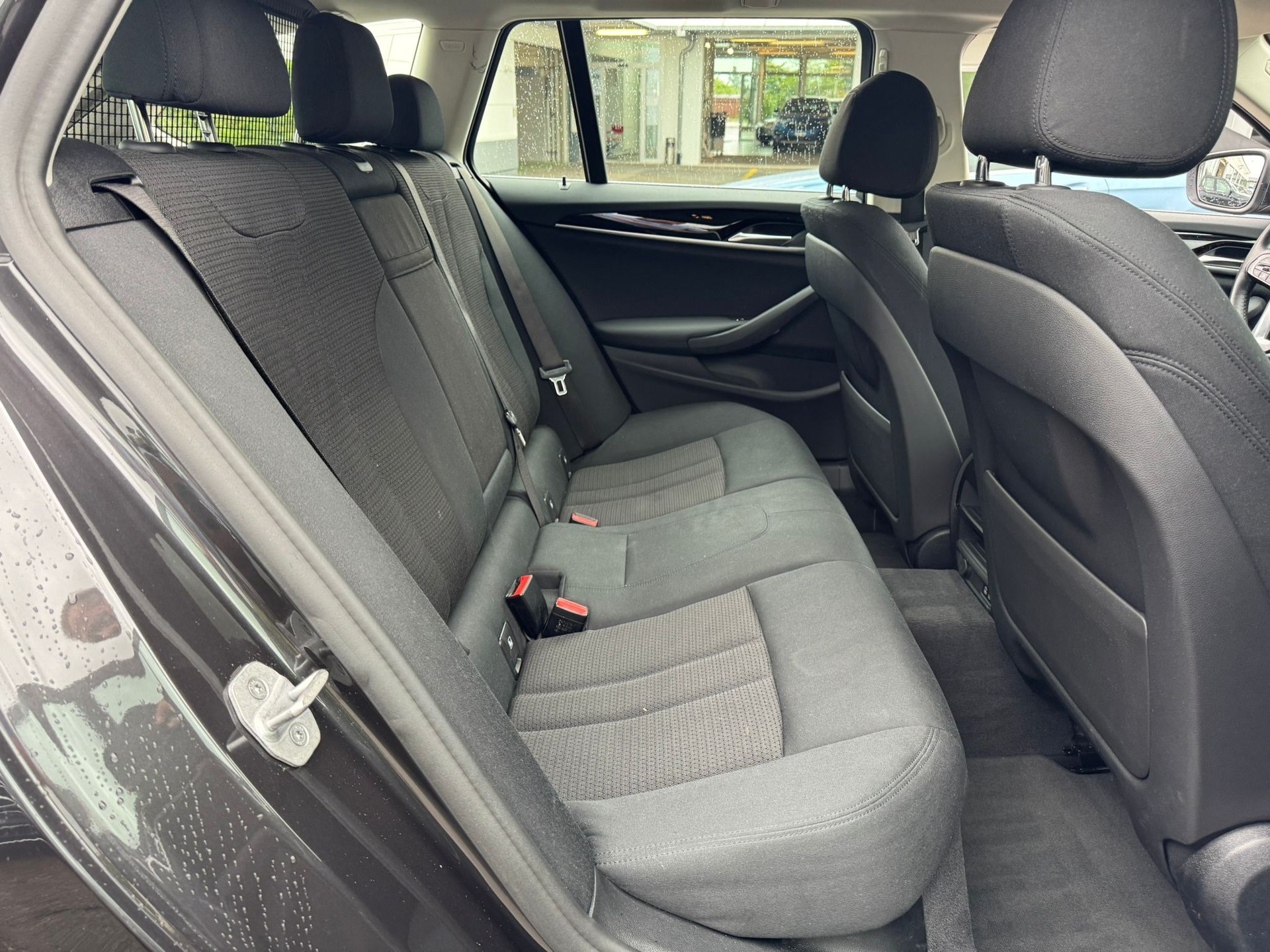 BMW 520d xDrive 48V Touring Steptronic-image-12