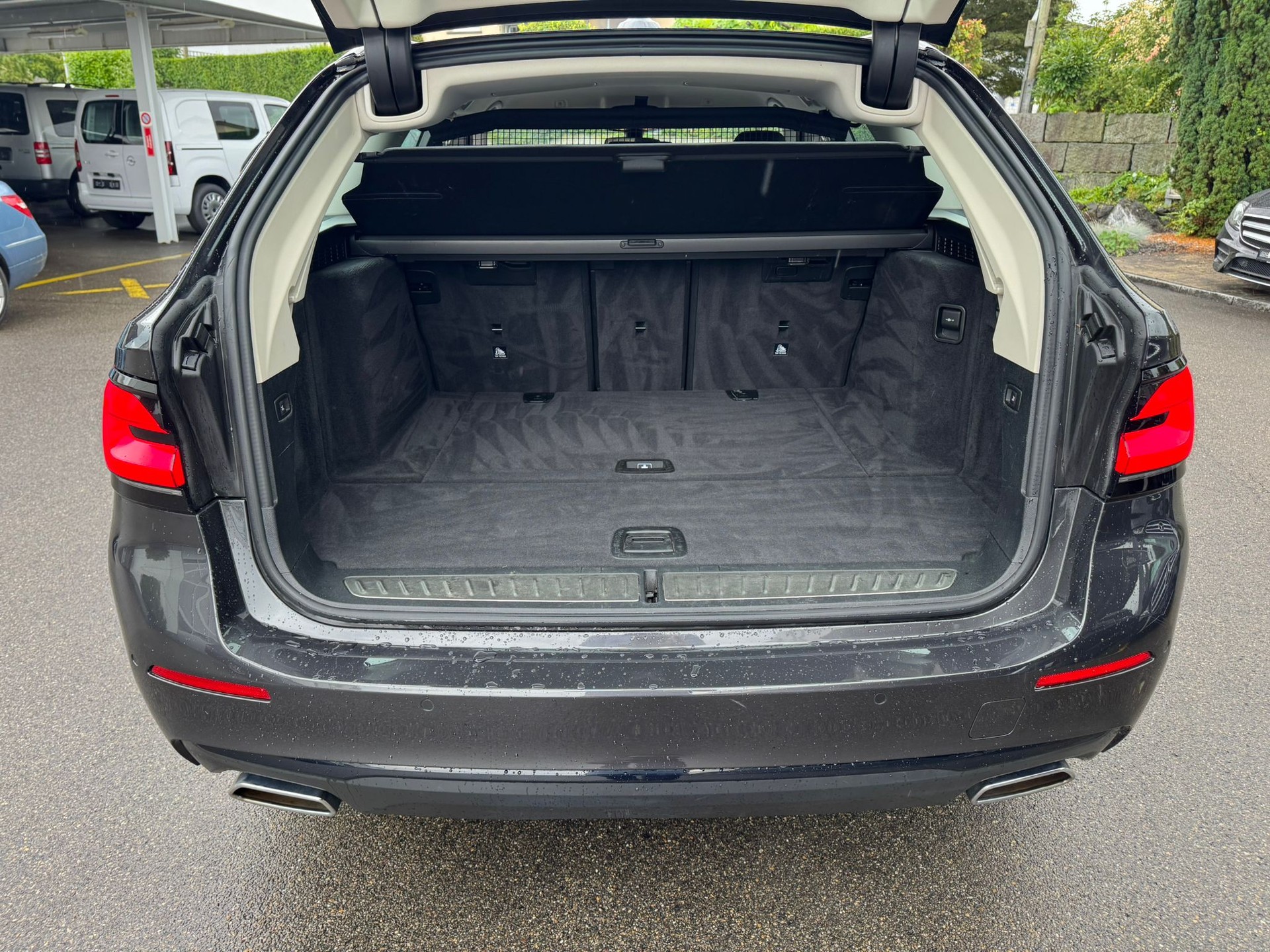 BMW 520d xDrive 48V Touring Steptronic-image-8